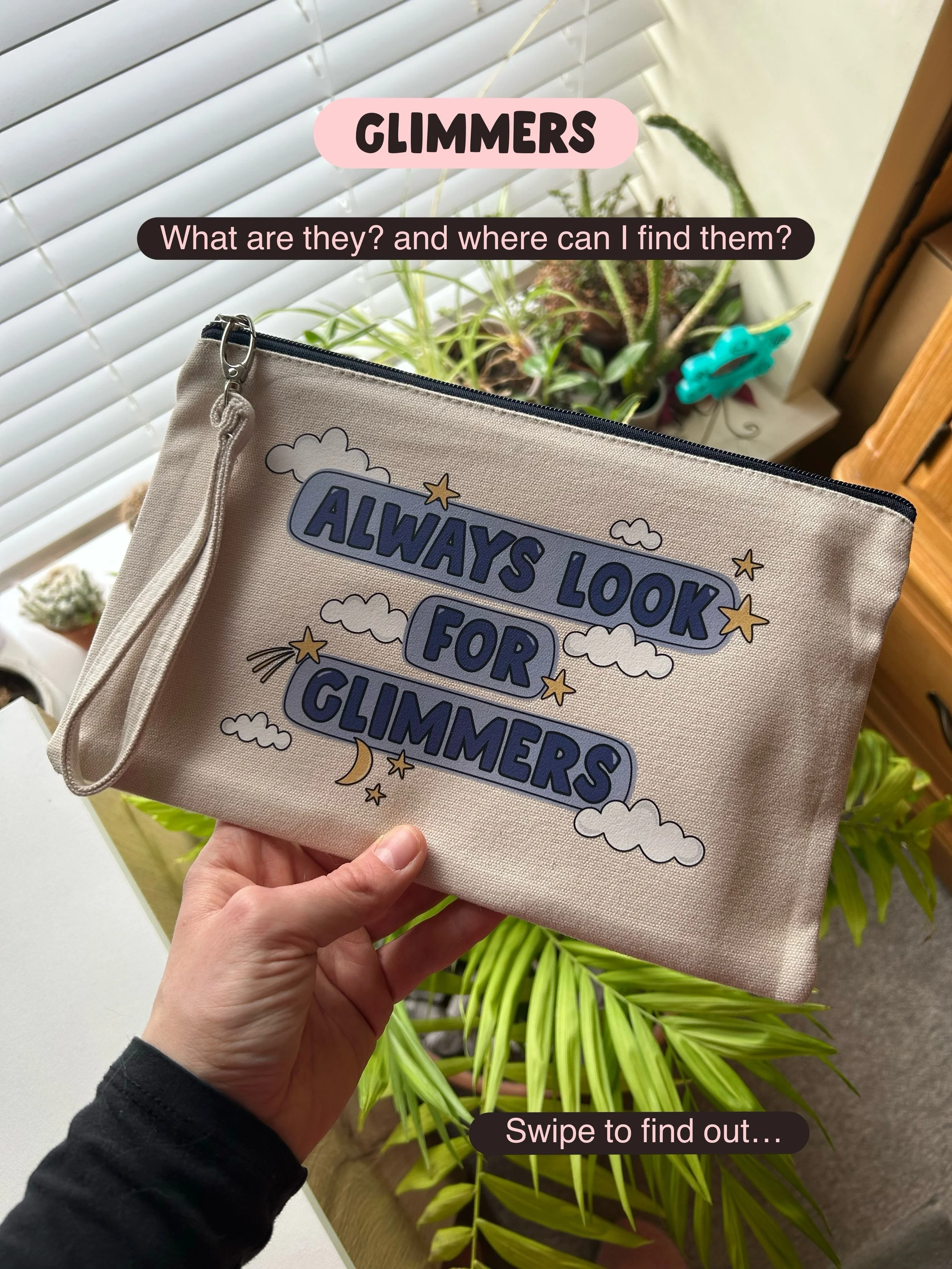 ✨GLIMMERS✨

Tiny moments of joy that make even the darkest of days brighter. 

Try and see how many glimmers you can notice this week.. 

And if you need a little reminder I created my always look for glimmers notepad and bag to do just that. You can
