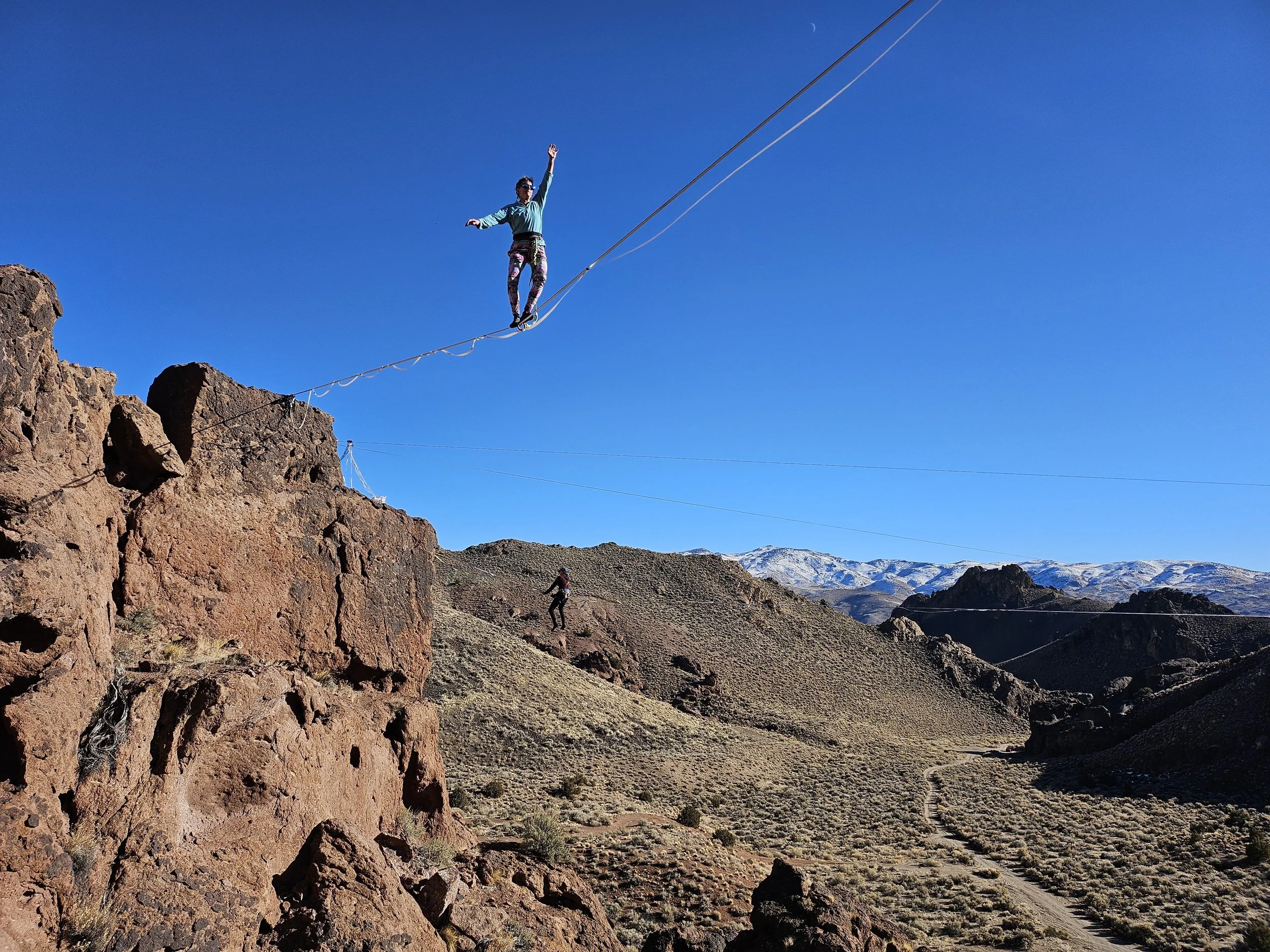 Rae Raptor highlining in the Nevada desert