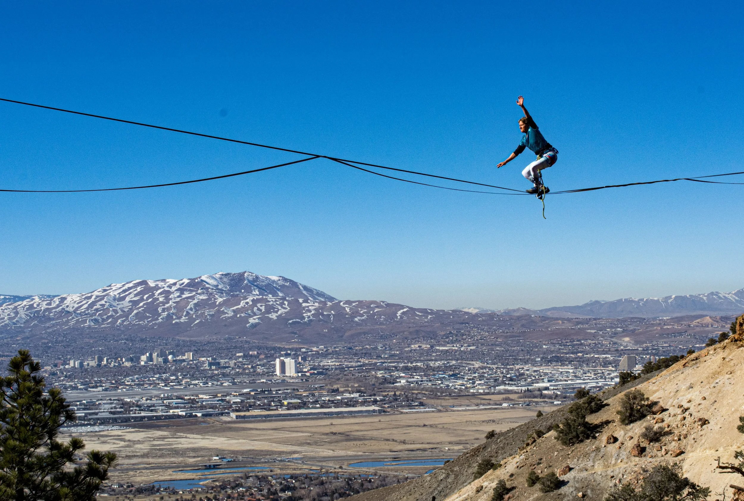 Rae Raptor highlining above Reno