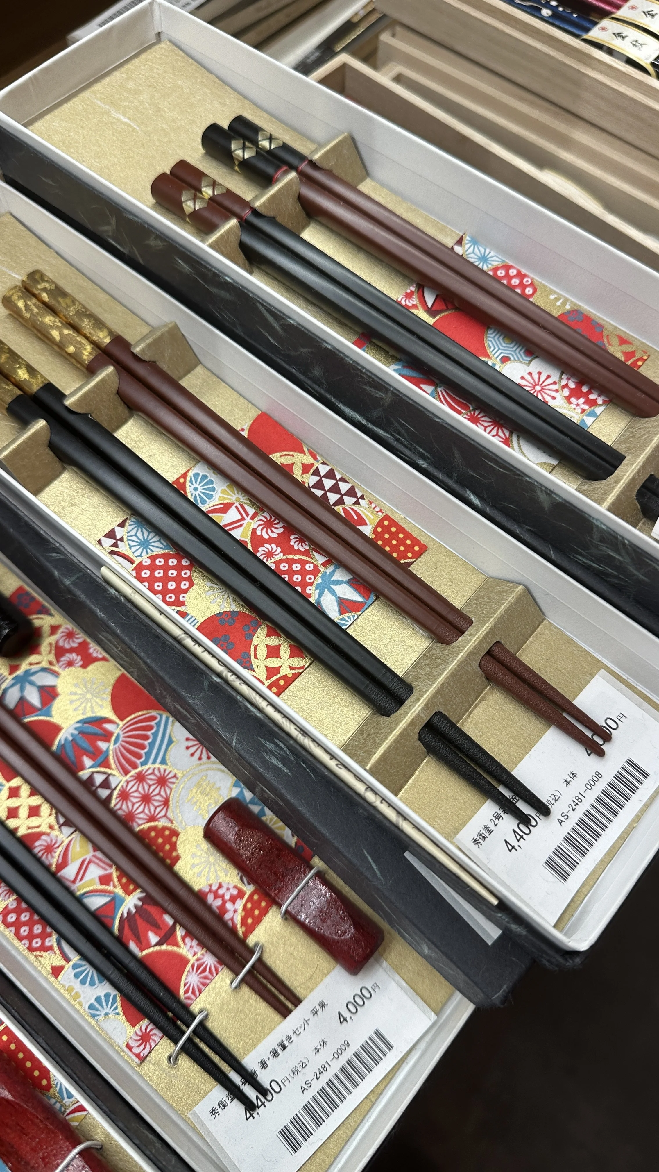 Top 19 Japanese Souvenirs Worth Bringing Home