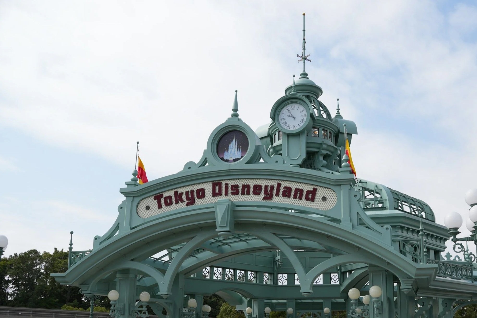 6 Reasons to Book a Private Car To and From Tokyo Disney Resort