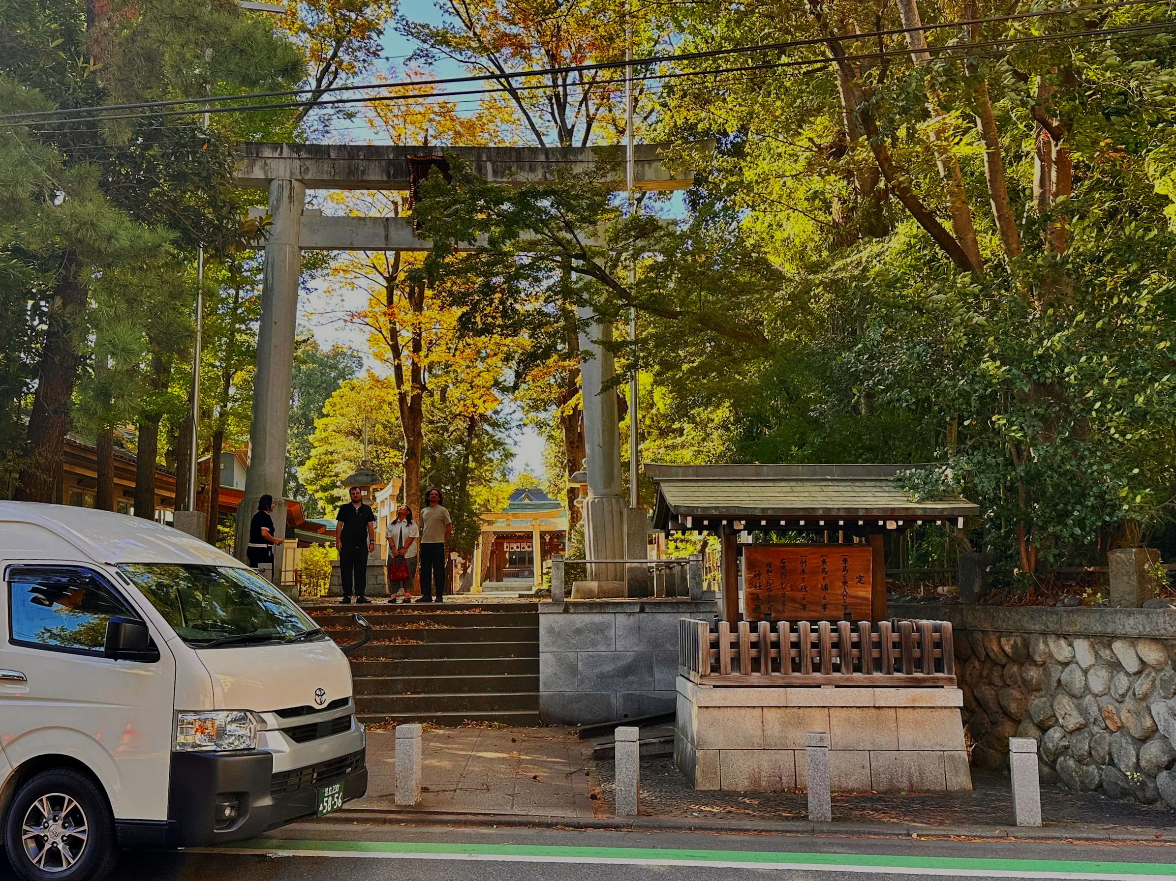 TokudAw van takes a small group of guests to a local shrine in Japan.