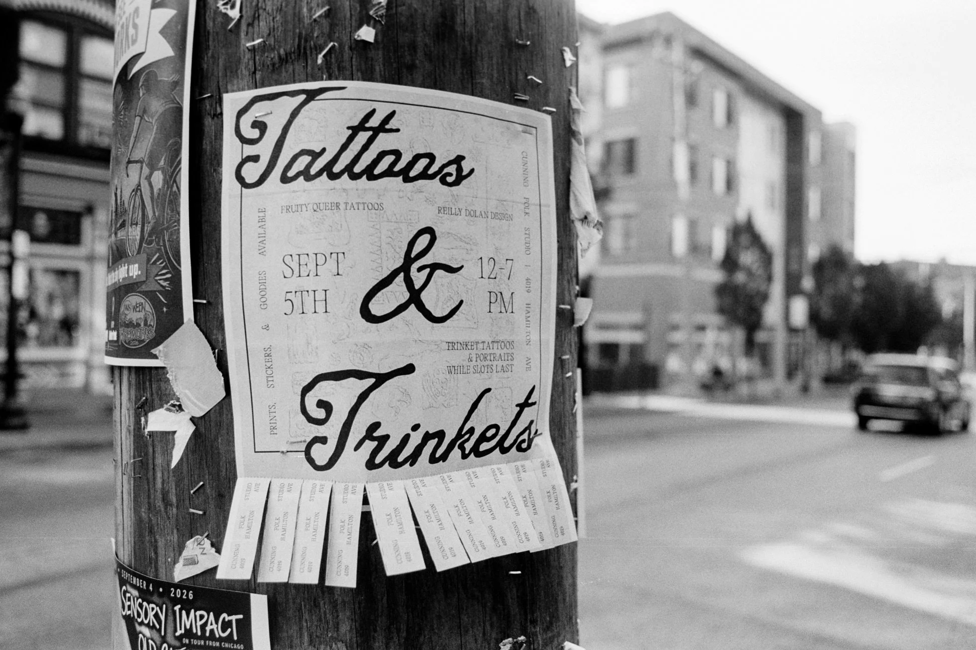 always something goin on around town <3

🗓️ september 2026
📷 #minoltax700
🎞️ #ilfordhp5
🧪 self dev &amp; scan