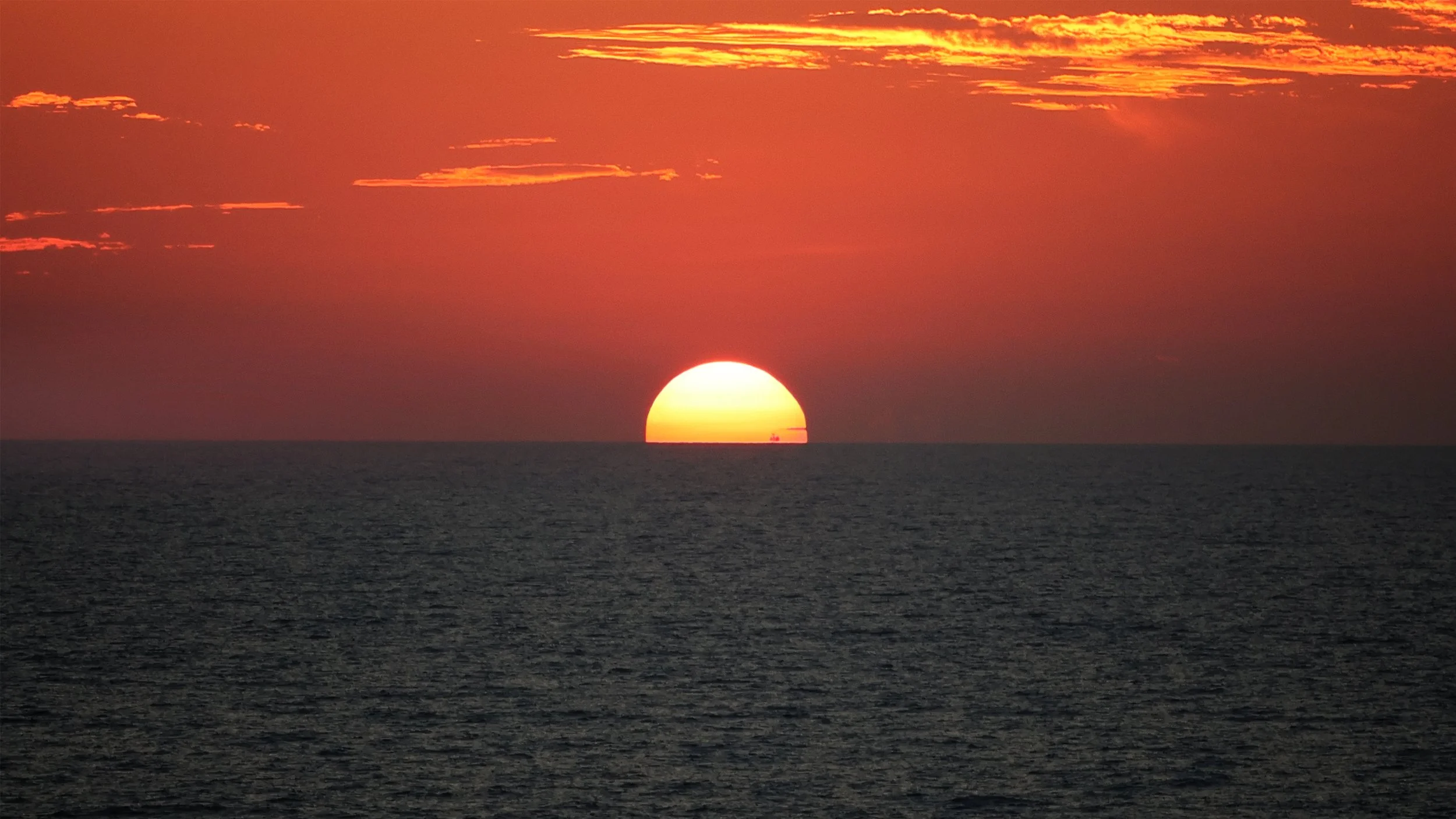 Corona STIS_original_SUNSET 10.jpg