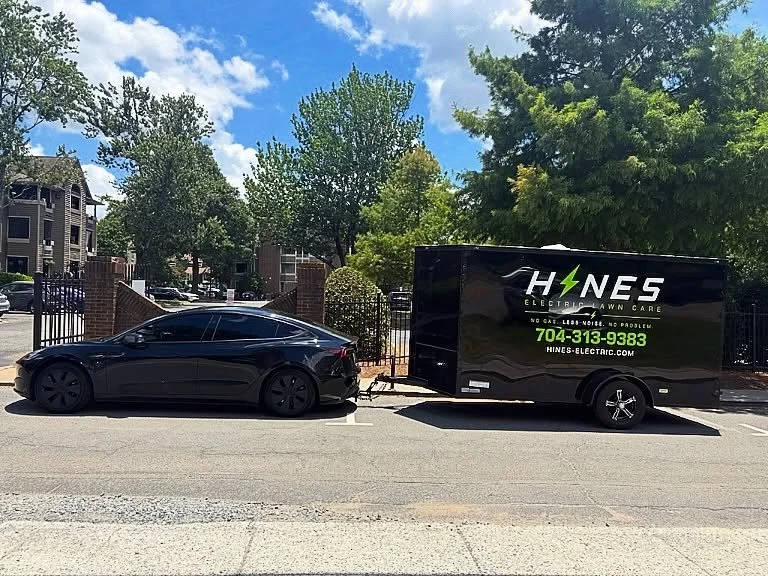 Meet the fleet. ⚡🌱

Fully electric. Professionally equipped. Ready to serve Charlotte.

No Gas. Less Noise. No Problem.