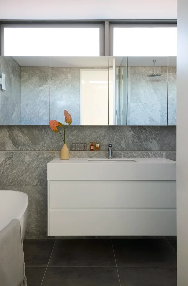 Bronte Gallery House KCreative Interiors Modern Bathroom .webp