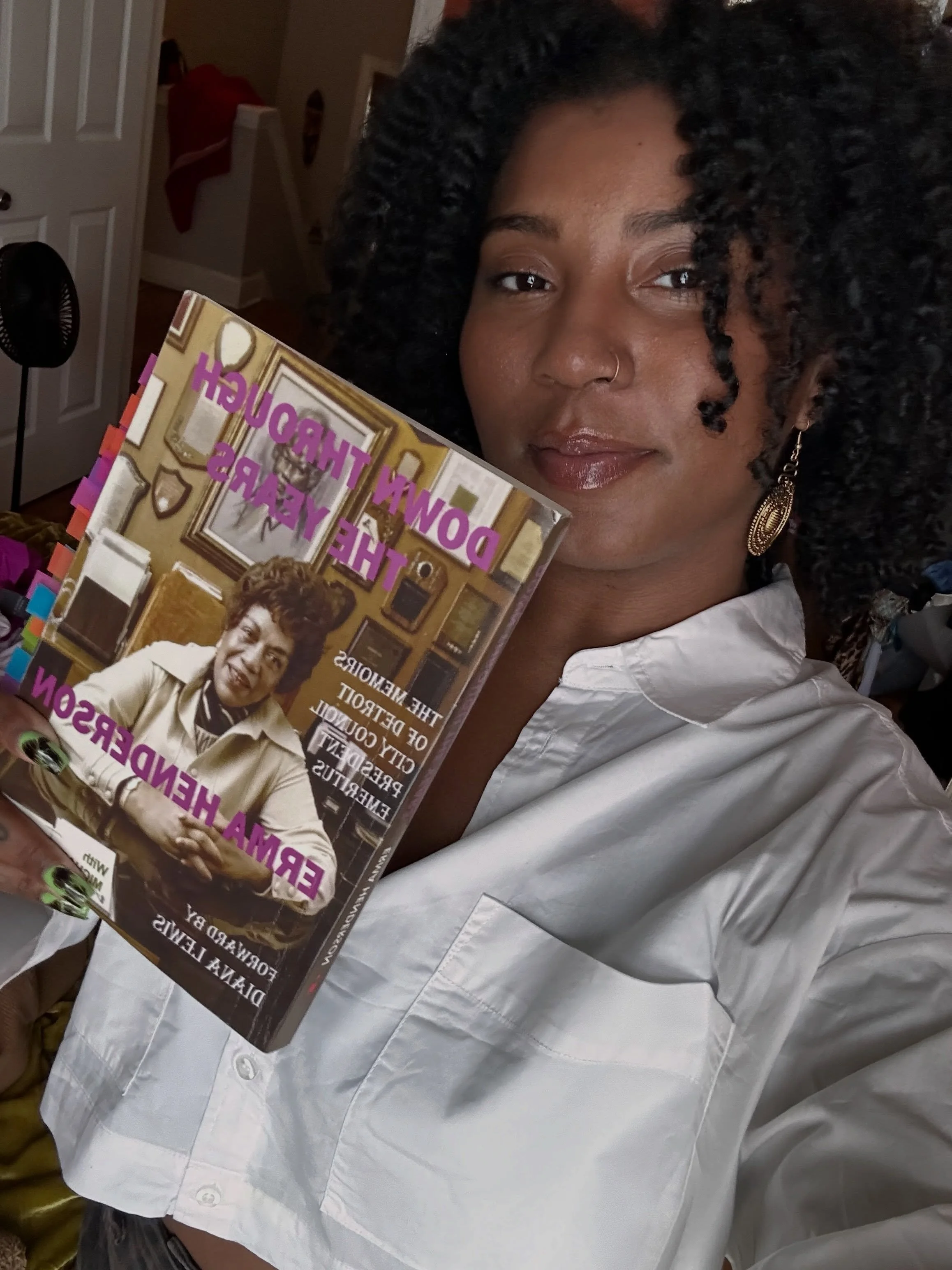 September is Black Reading Month! 🌈💫
Thank you to Baba Jamon @jamonblackscrollhistorian our city of Detroit historian for the reminder. Here&rsquo;s a selfie of me with one of my favorite reads &ldquo;Down Through the Years: The Memoirs of Detroit 