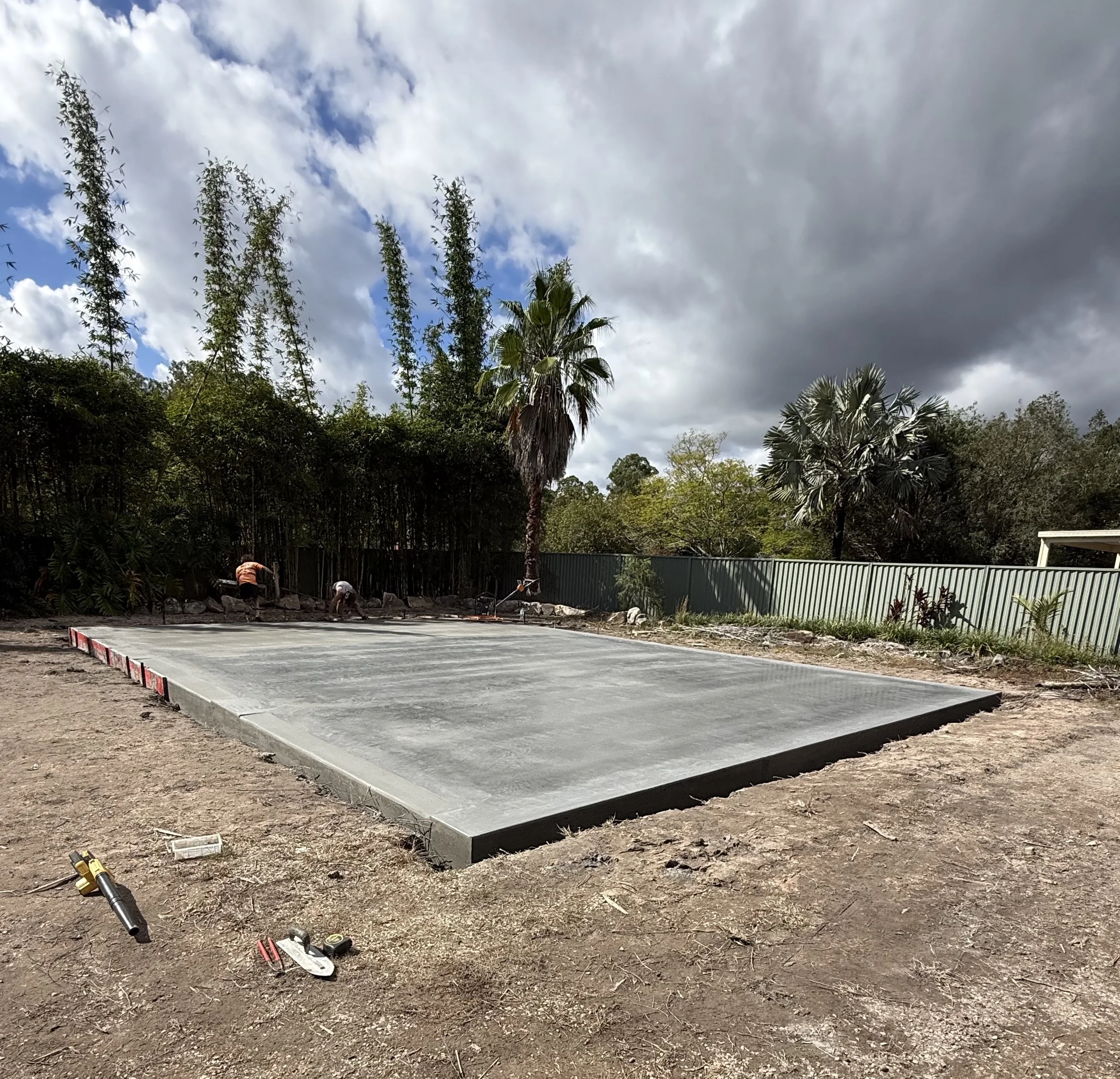 concrete shed slab with 400m edge beam