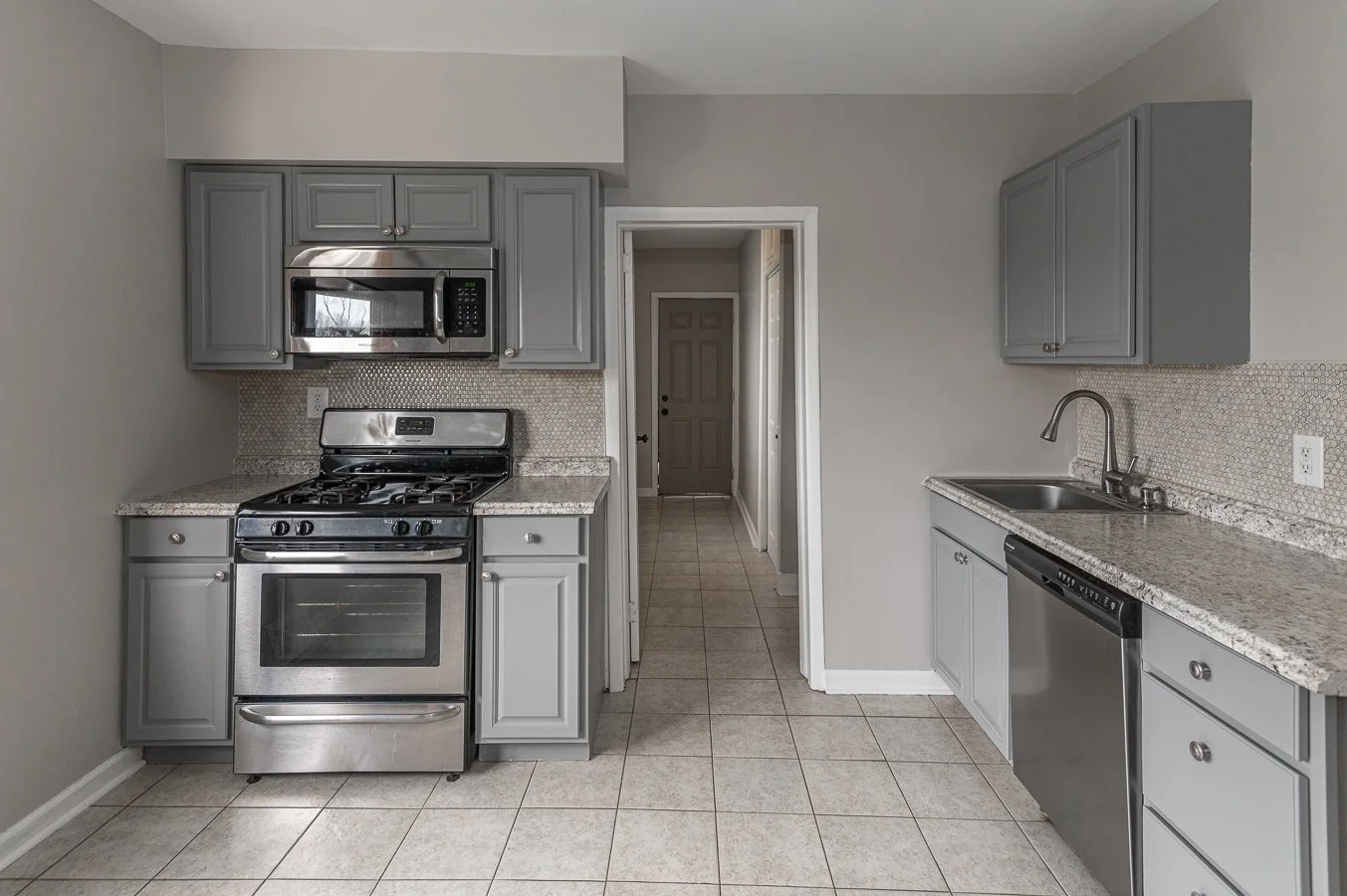 1229 Dagmar Ave-12.jpg