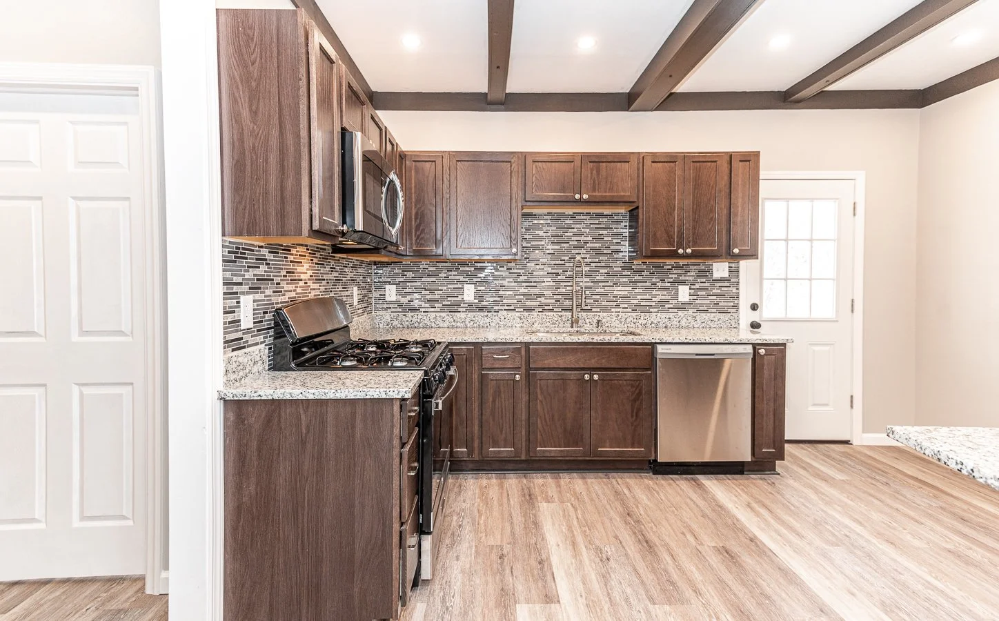 1425 Rutherford Ave-8.jpg