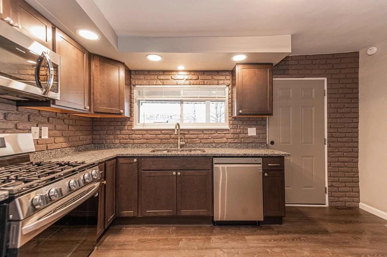 4215 Garwood Way-11.jpg