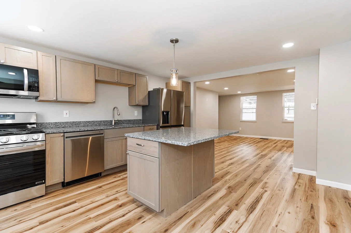 232 38th st in Lawrenceville -10.jpg