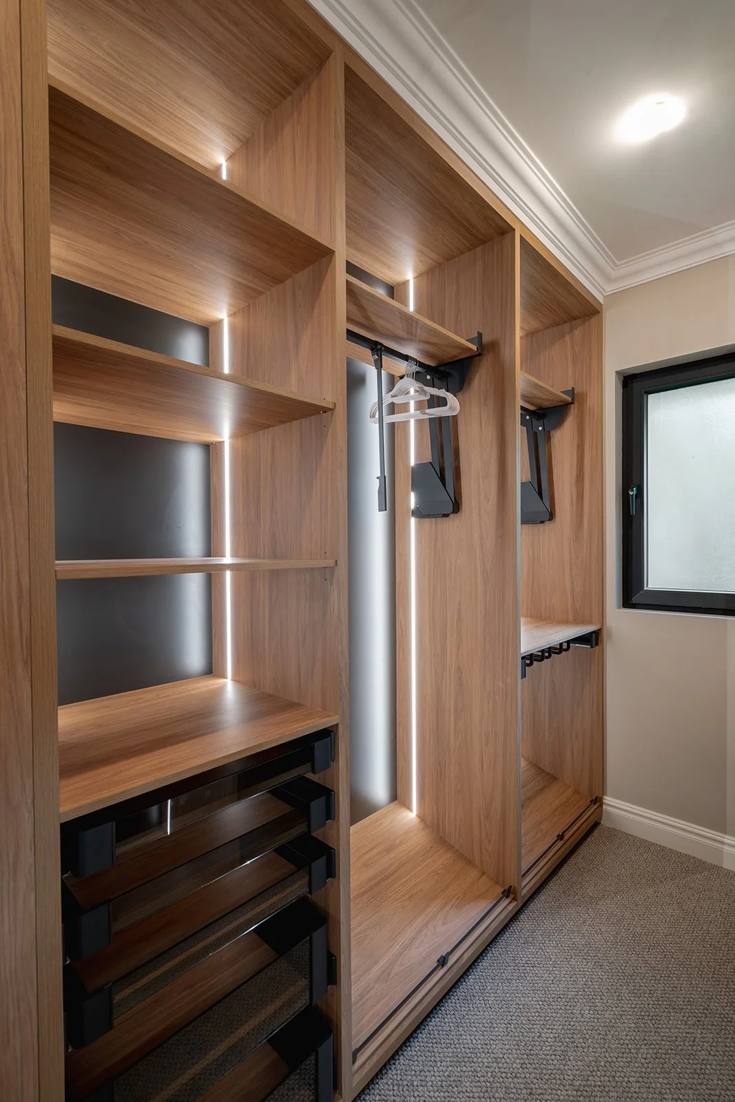 Master Bedroom-33.jpg