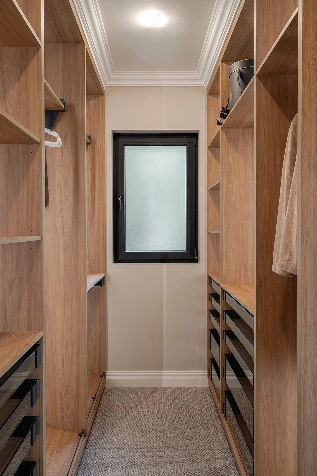 Master Bedroom-32.jpg