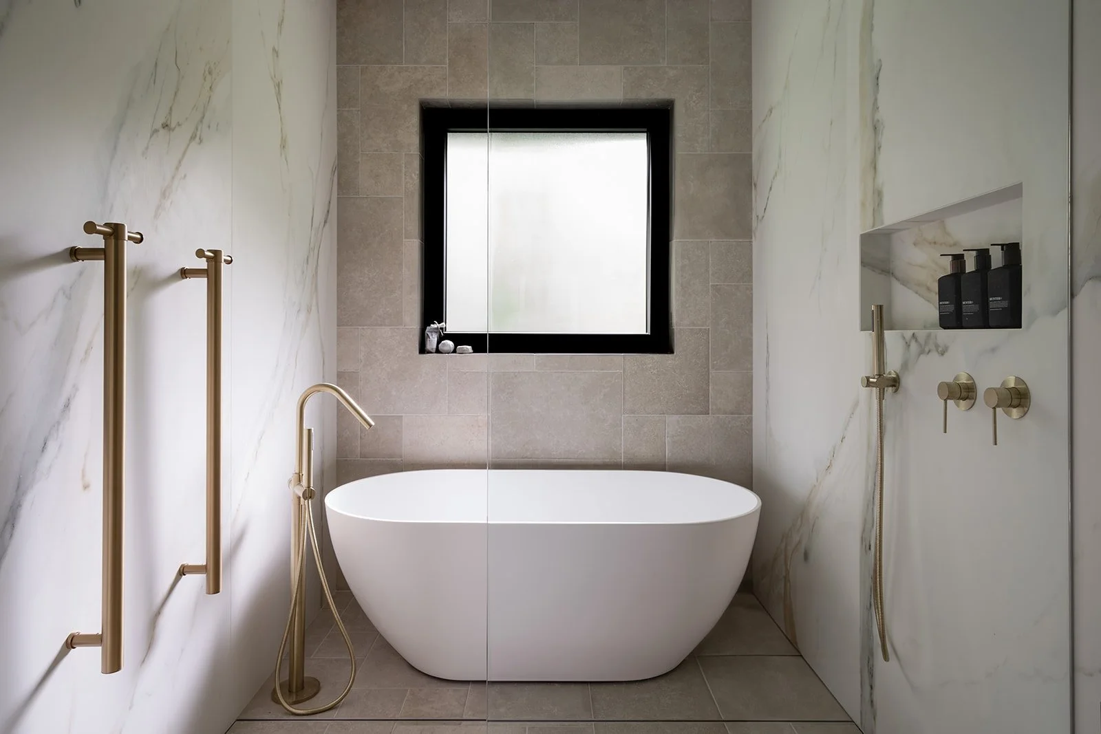 Master Bathroom-4.jpg