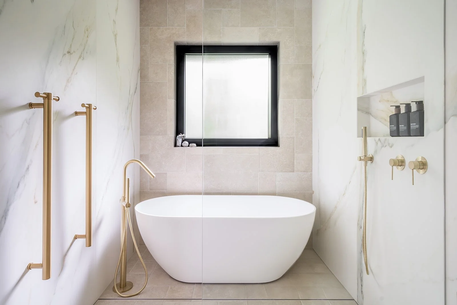 Master Bathroom-3.jpg