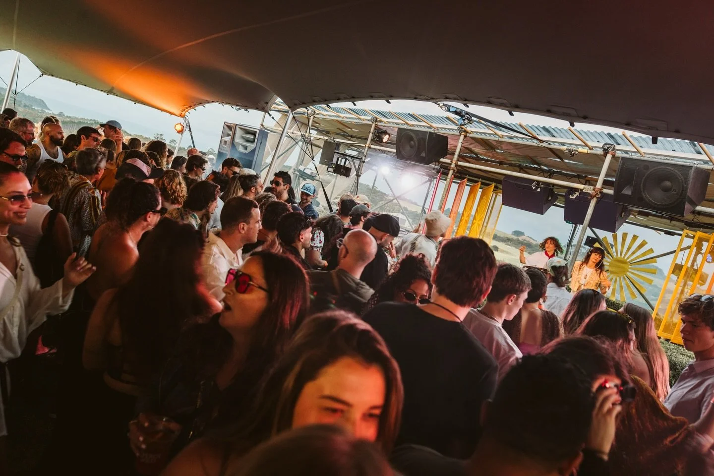 TO OUR VIBE-MAKERS 🖤 You were absolutely incredible! 

1) @dirdygerdi b2b @miakober 
2) @louiecarrol.nz b2b @geoseato 
3) @la_bella_isabela 
4) @rattlerthings 
5) @ranz.soundz b2b @boznich13 
6) @sebjensen__ b2b @maxdesaii 
7) @chklte_ 
8) @logan_ba