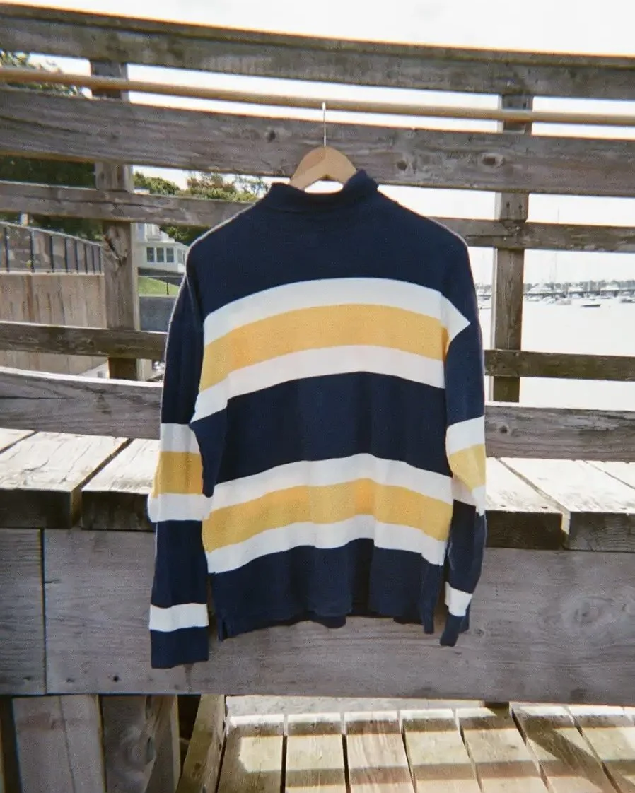 GAP LONG SLEEVE.jpg
