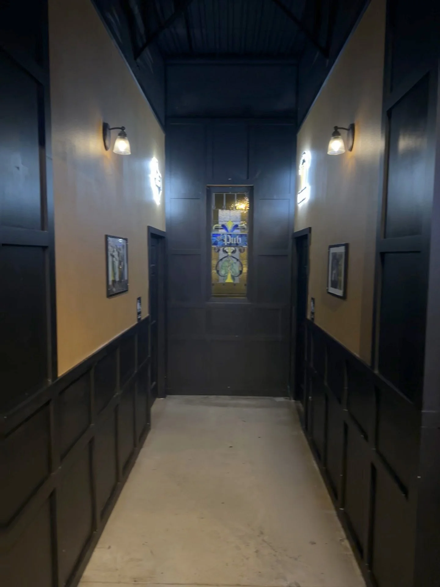 IMG_6054_hallway-adj.jpg