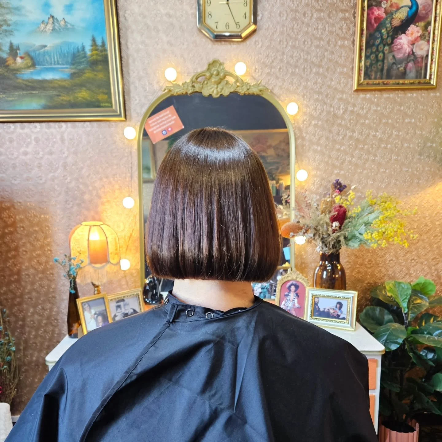 Sometimes all you need is a simple and classic bob 😍✂️✂️

#ohdarlinhairstudio #bobhaircut #melbournehairdresser #collingwoodhairdresser #classicbob