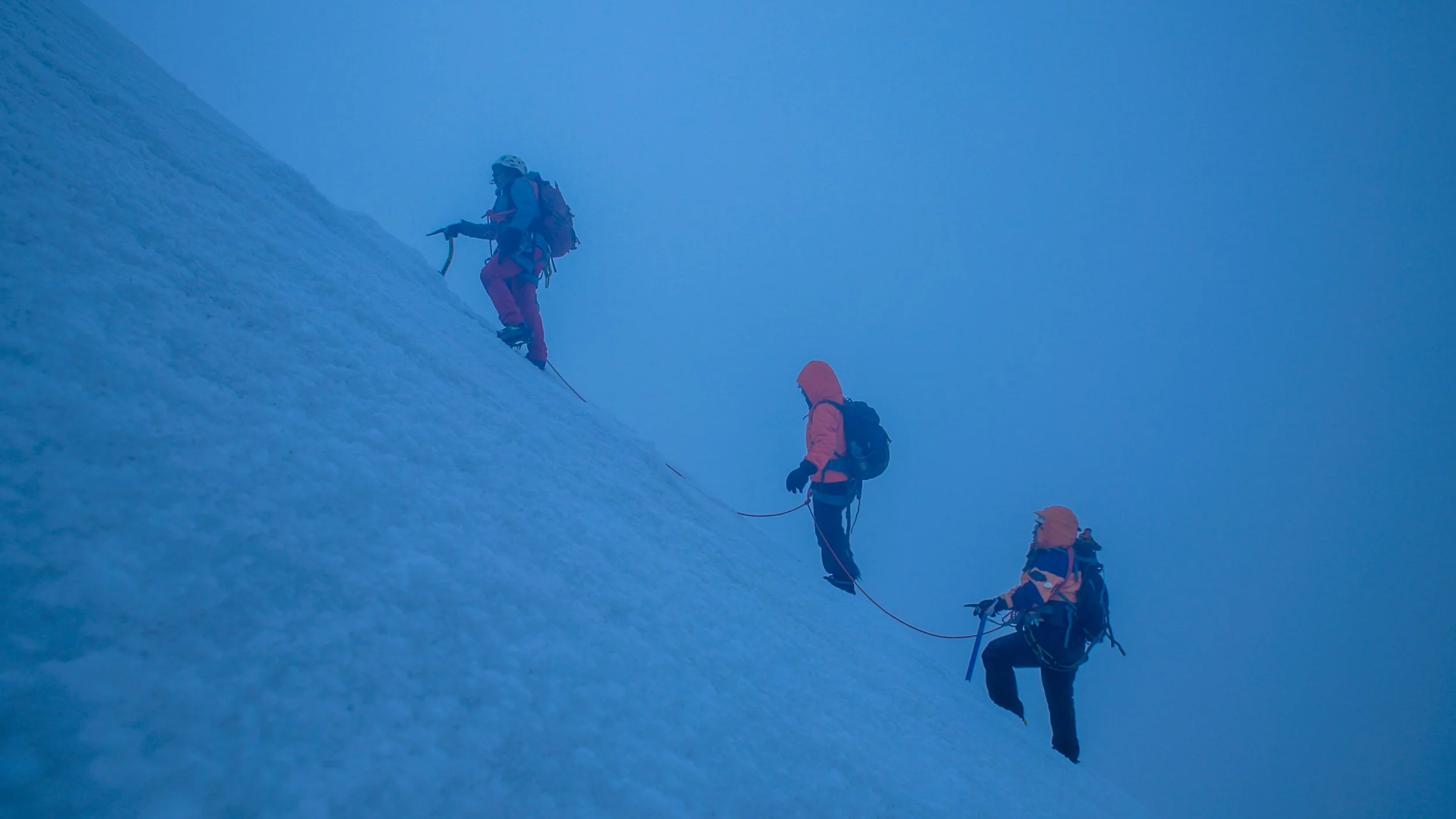 CORTE_FINAL_PIC_LOCK_snow.Still045.jpg