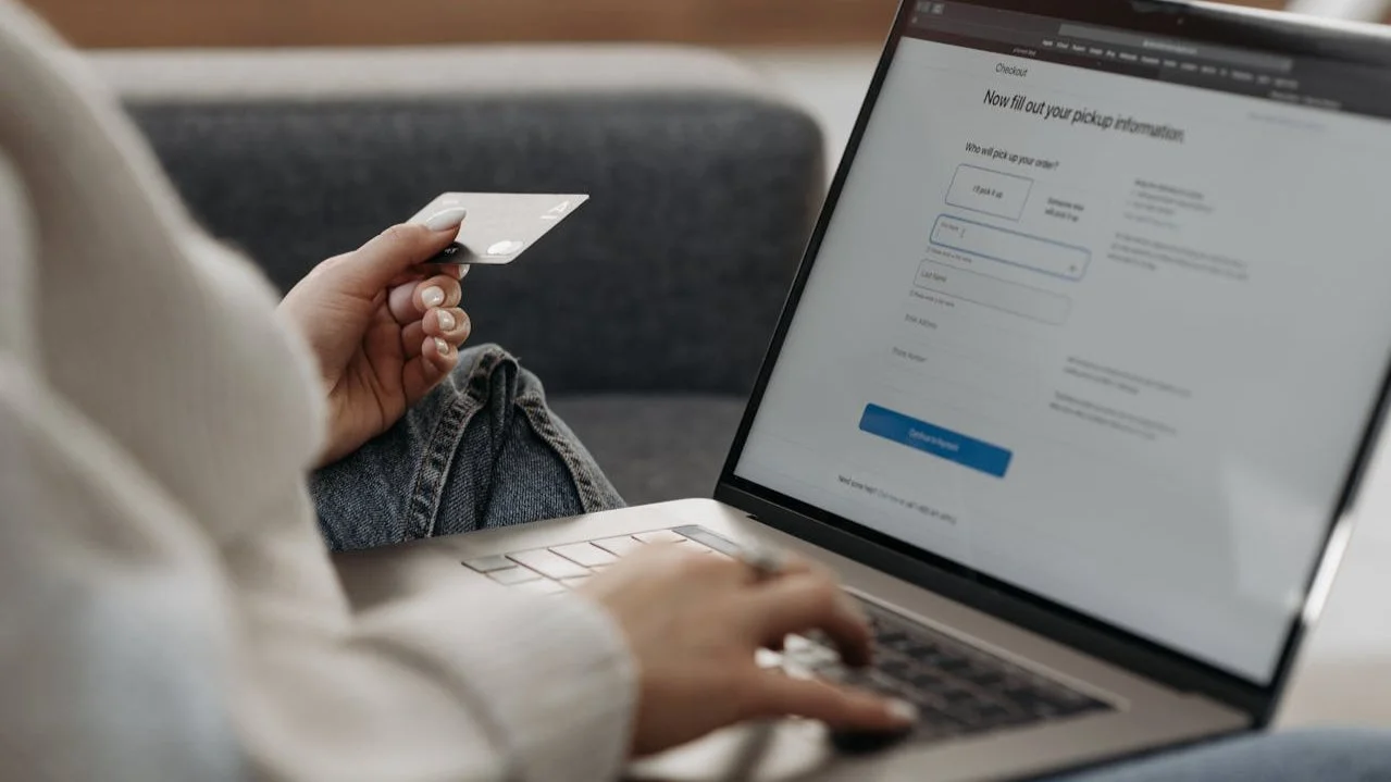 The Psychology Behind Online Scams: What 2025 Data Is Telling Us