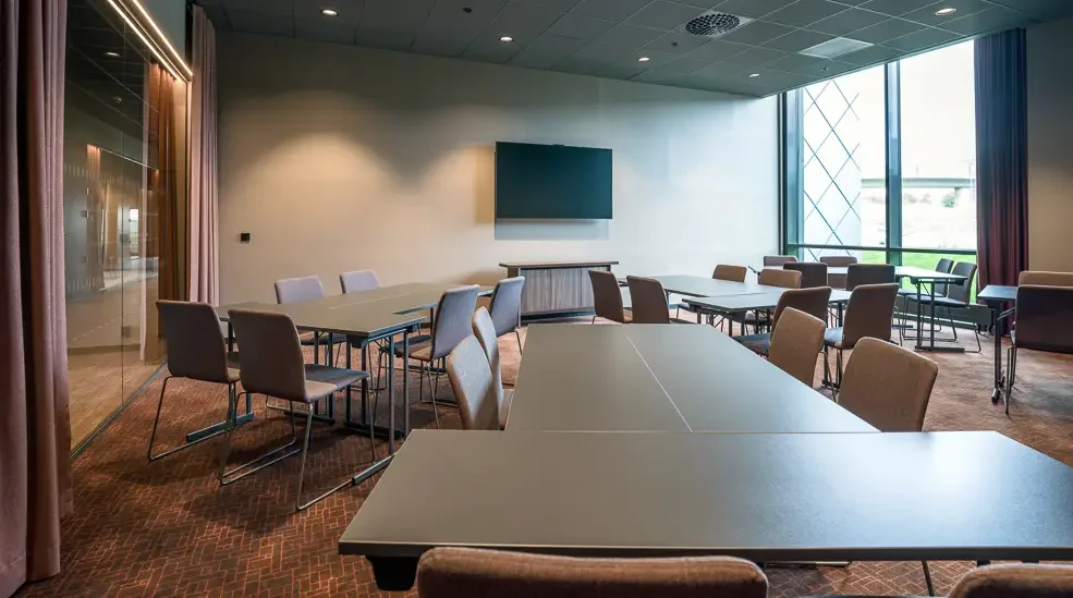 conference-room-kattem-medium-quality-hotel-panorama.webp