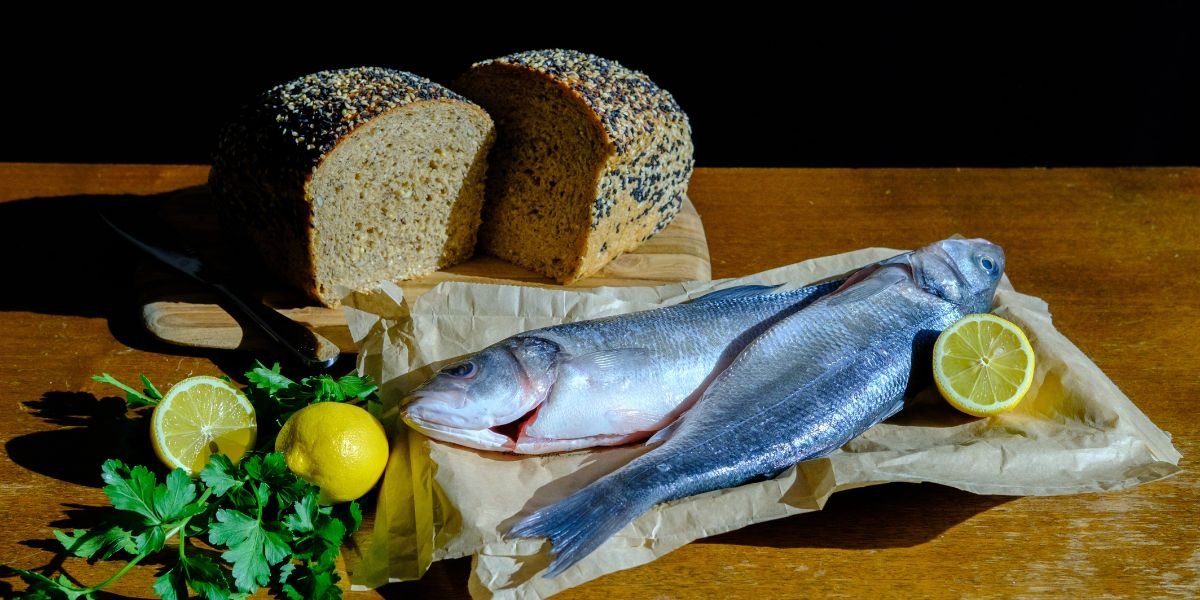 To fiskar og fem små brød