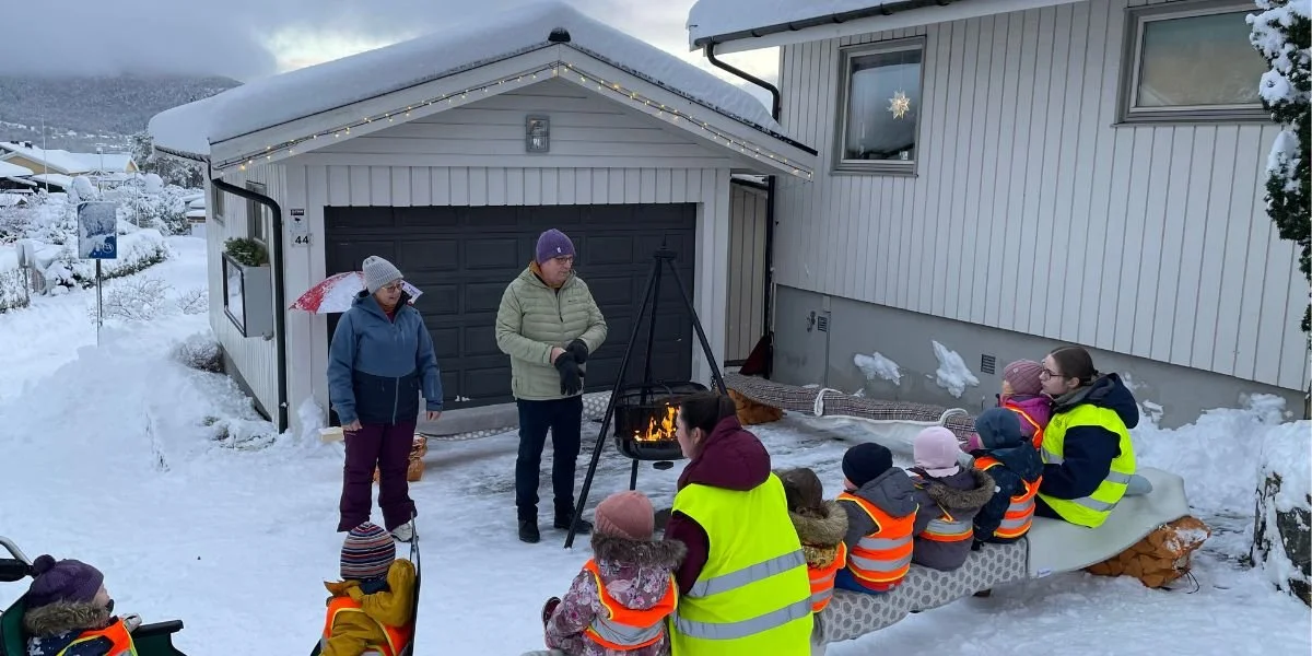 Fortel juleevangeliet i eigen innkøyrsel