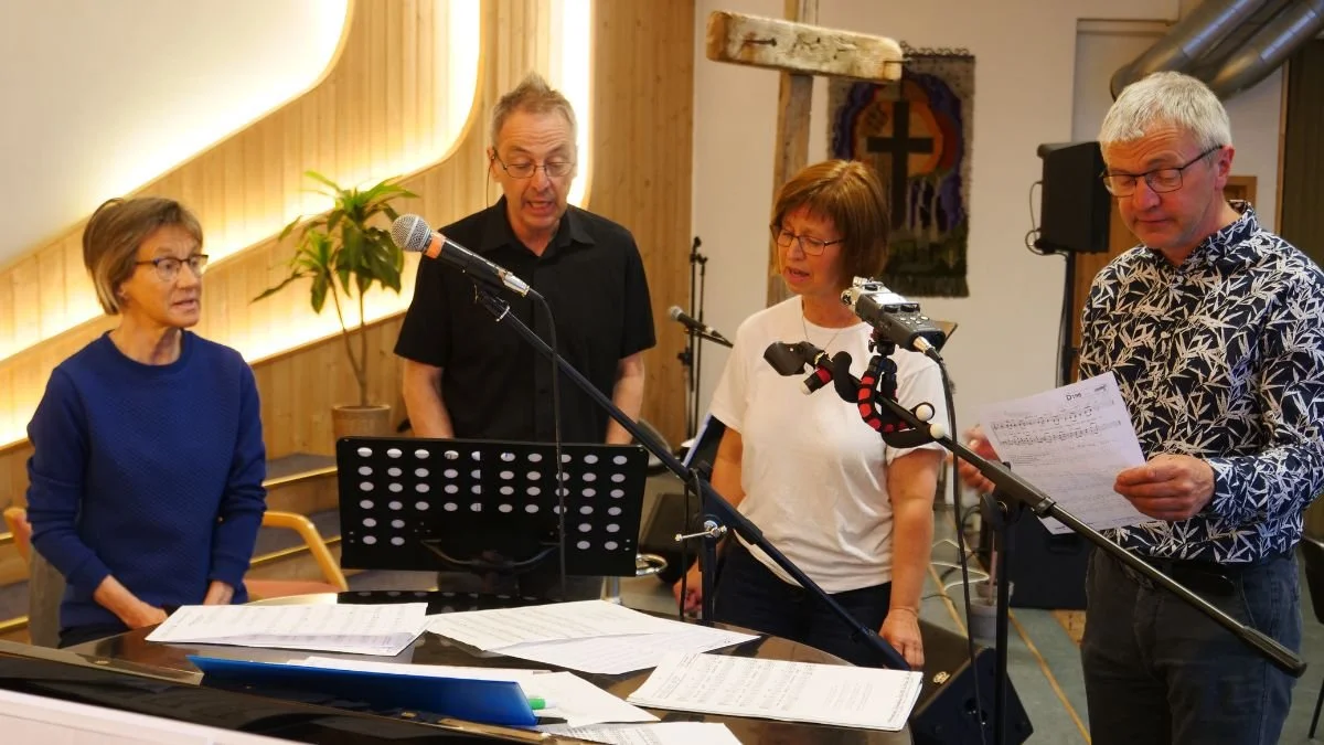 Fire søsken Rødstøl i studio
