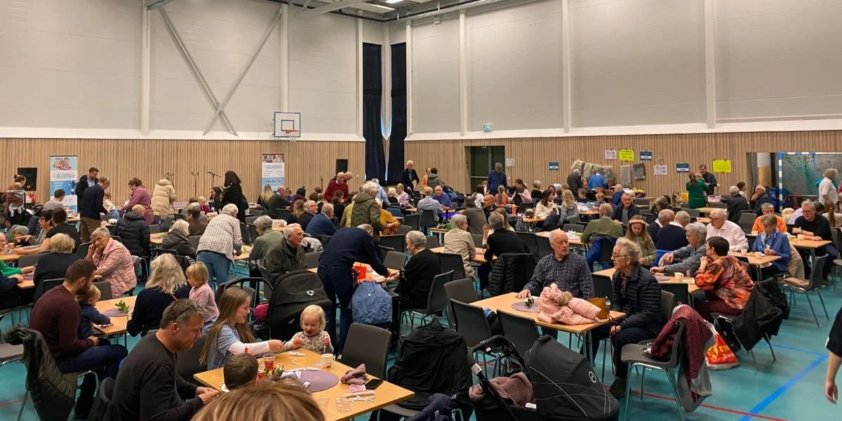 Radiomesse med full hall