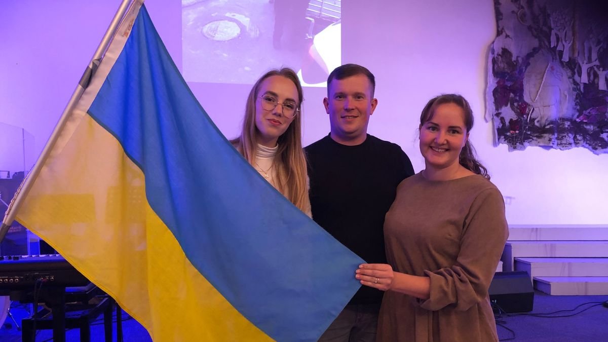 Alle tre måtte flykte fra Ukraina
