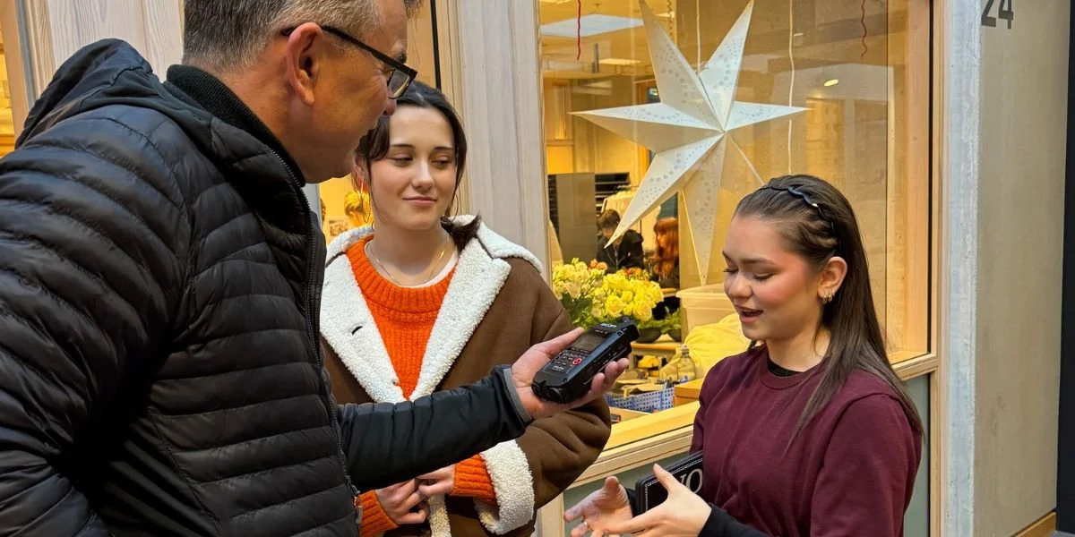 Førebuing av julemarknad på Borgund vgs