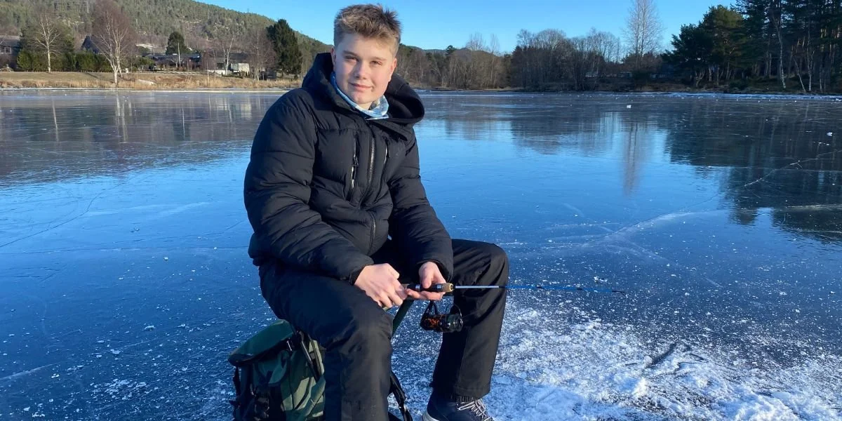 Nyter fineveret og isen på Sunnmøre