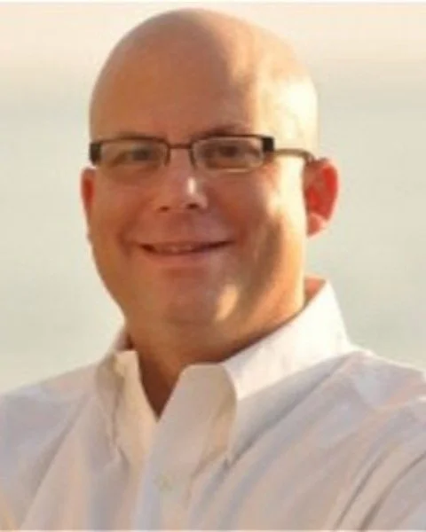 Daniel Kapp Headshot