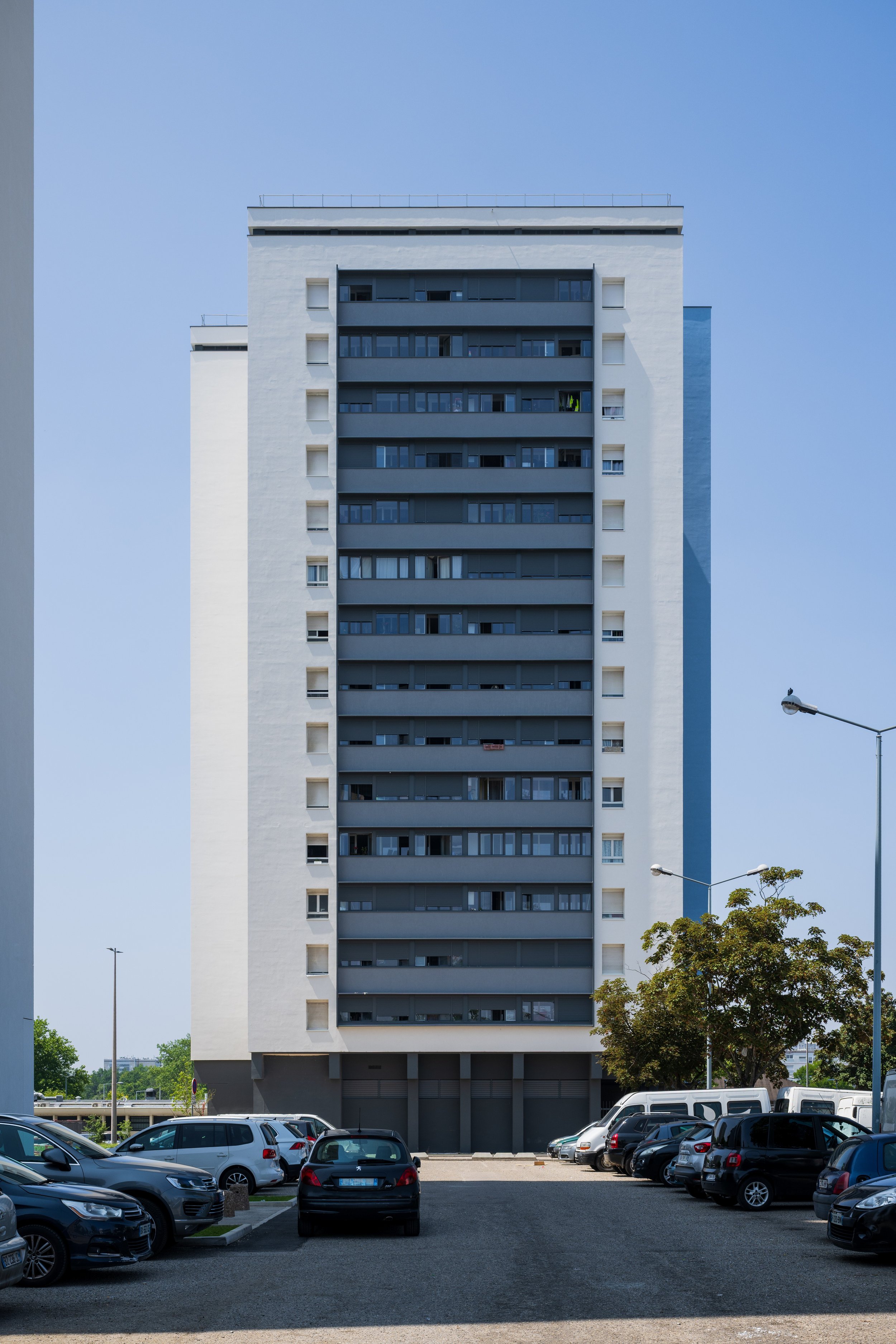 LeonGrosse_IRIS_Komarov_Juin2025_001FLOU.jpg