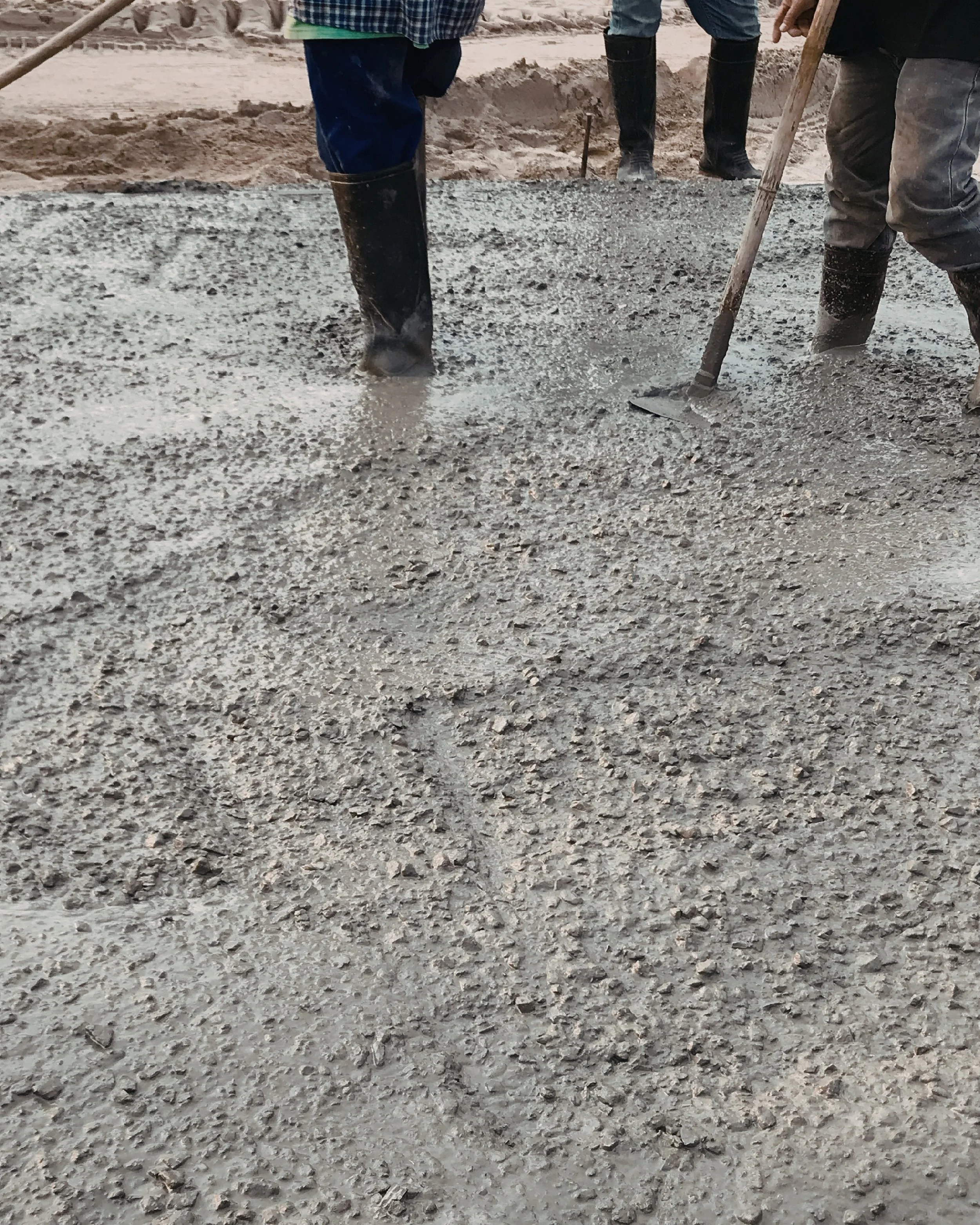 DECORATIVE & CUSTOM CONCRETE