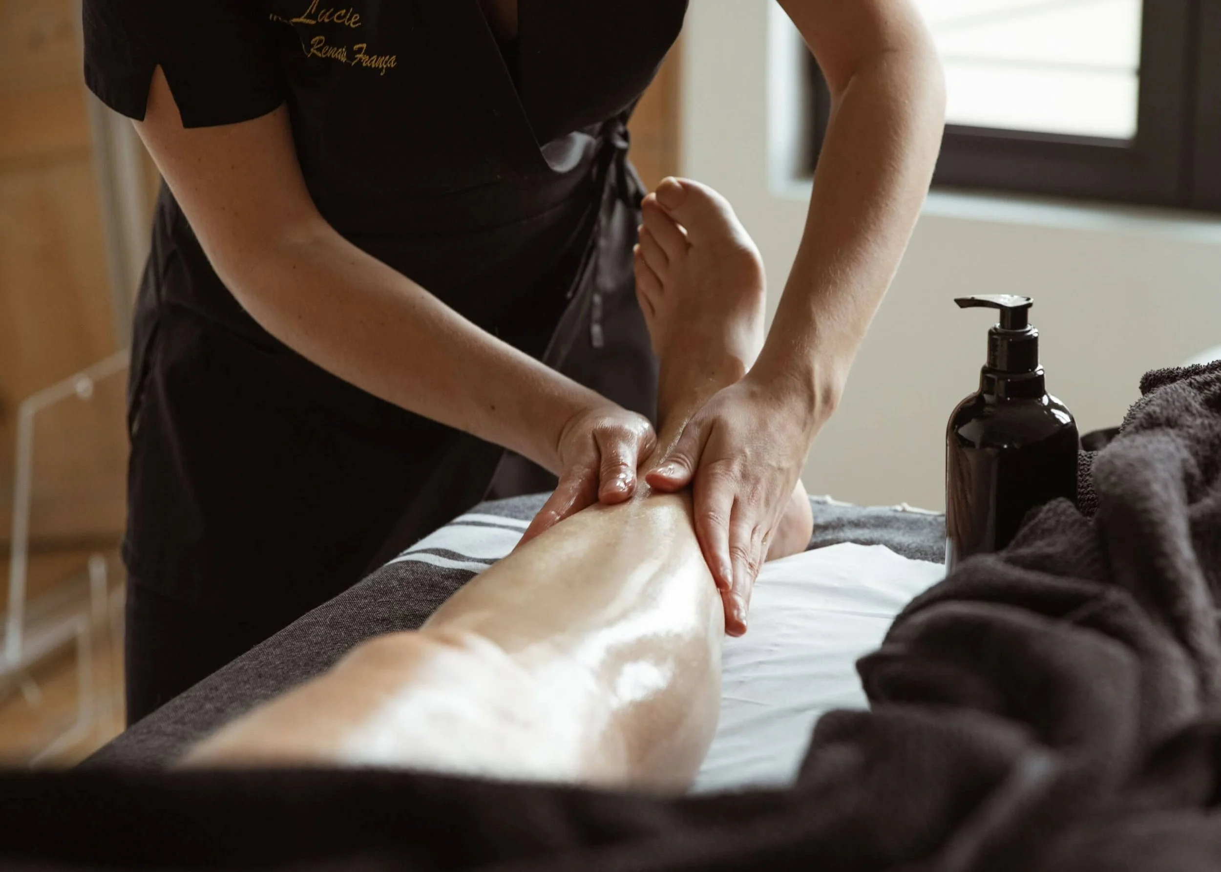Séance de drainage lymphatique avec Lucie Salinas à Biarritz