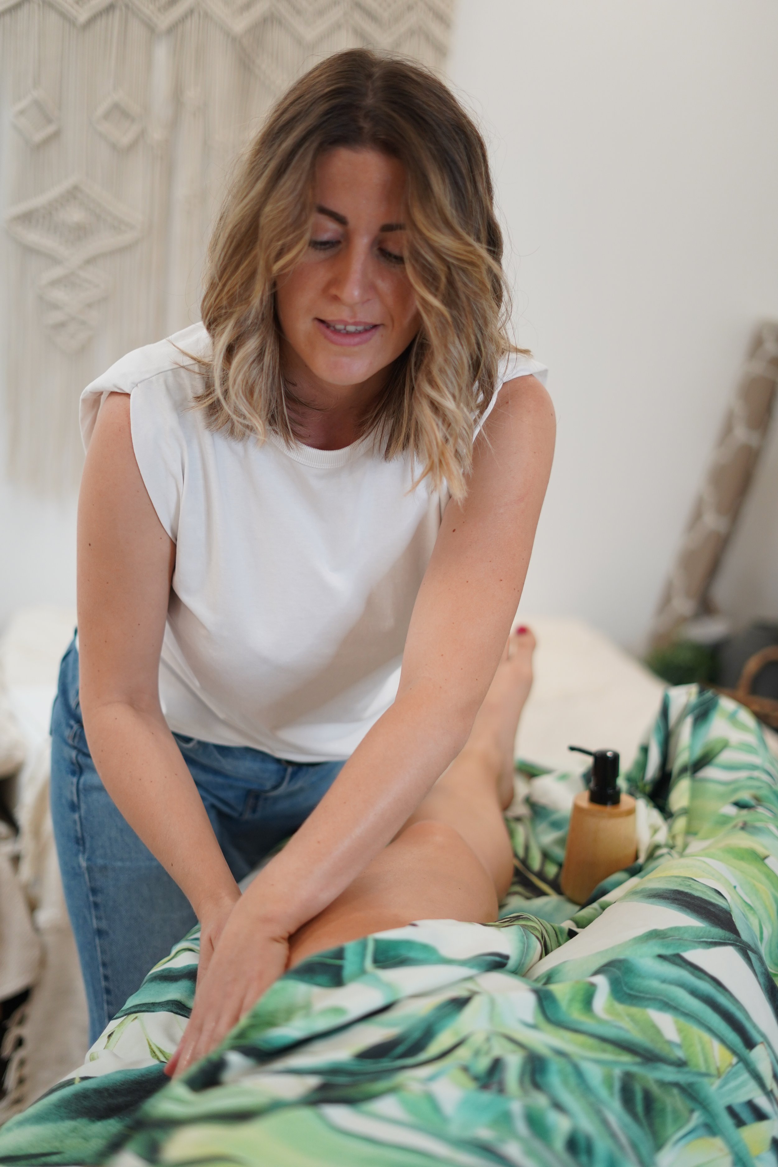 Soin métabolique Miraclem® jambes Biarritz — Lucie Salinas