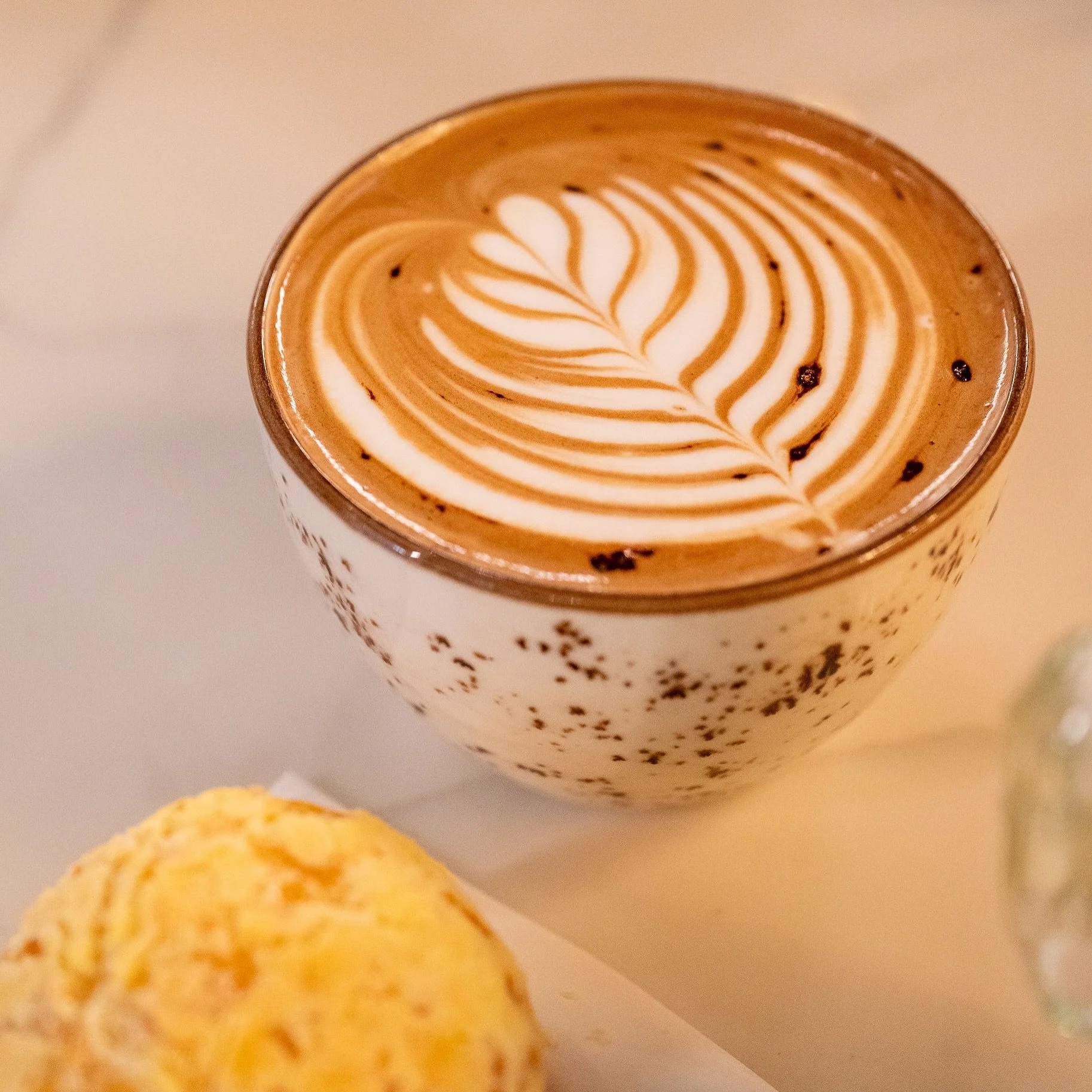 The combo we all love: a hot cuppa of coffee and warm, cheesy P&atilde;o de Queijo just out of the oven. 😍☕🧀

Simple, comforting, and it never goes wrong. 🤍