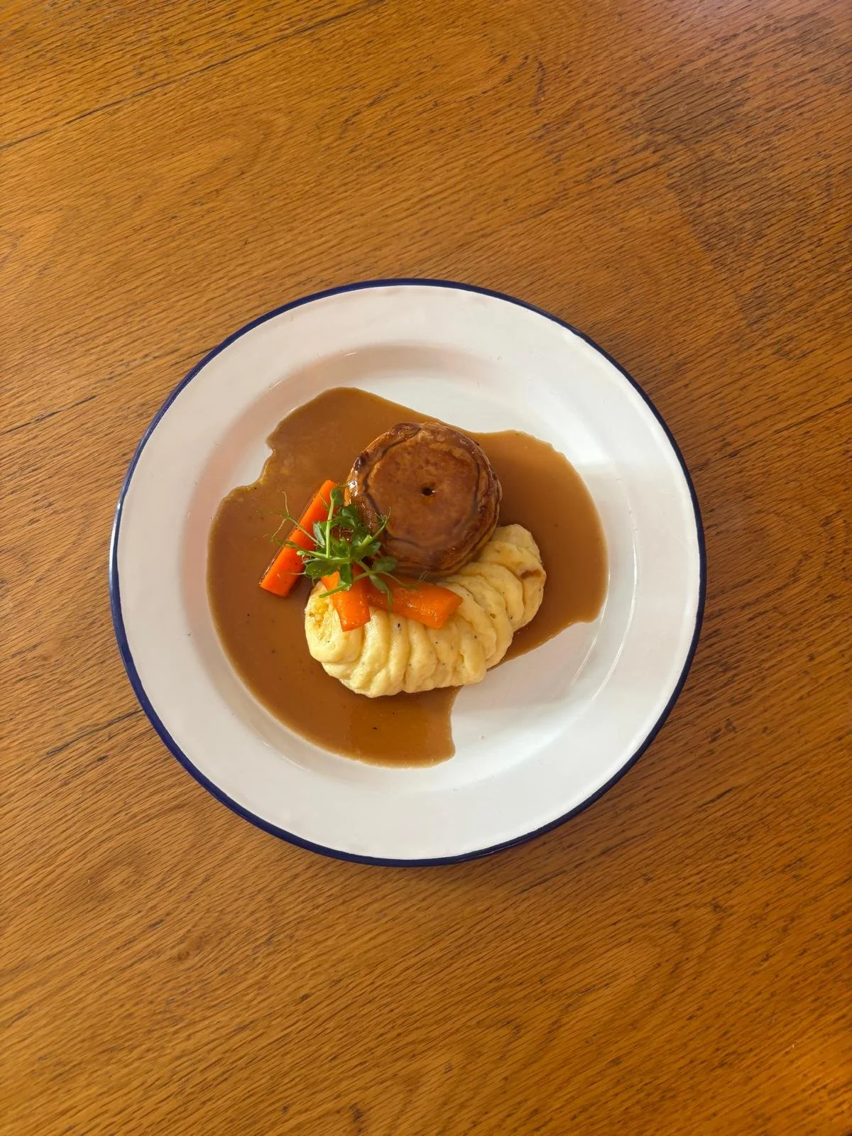 Steak &amp; Ale Pie in Spalding: A Proper British Pub Classic at The Hole In The Wall