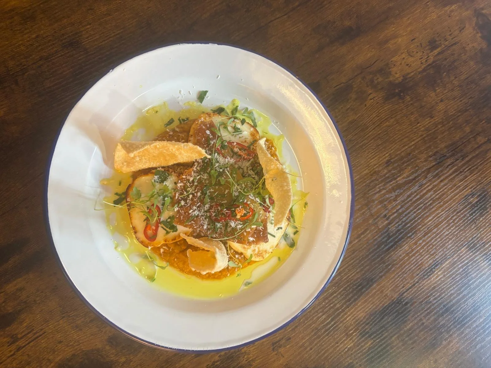 🌶️ Fancy something a little different? 👀

Our Indian-spiced red lentils and paneer cheese bring a proper flavour hit, served with pea and potato samosa, mango chutney and a poppadom. 😍

A cracking meat-free option, packed with flavour and waiting 