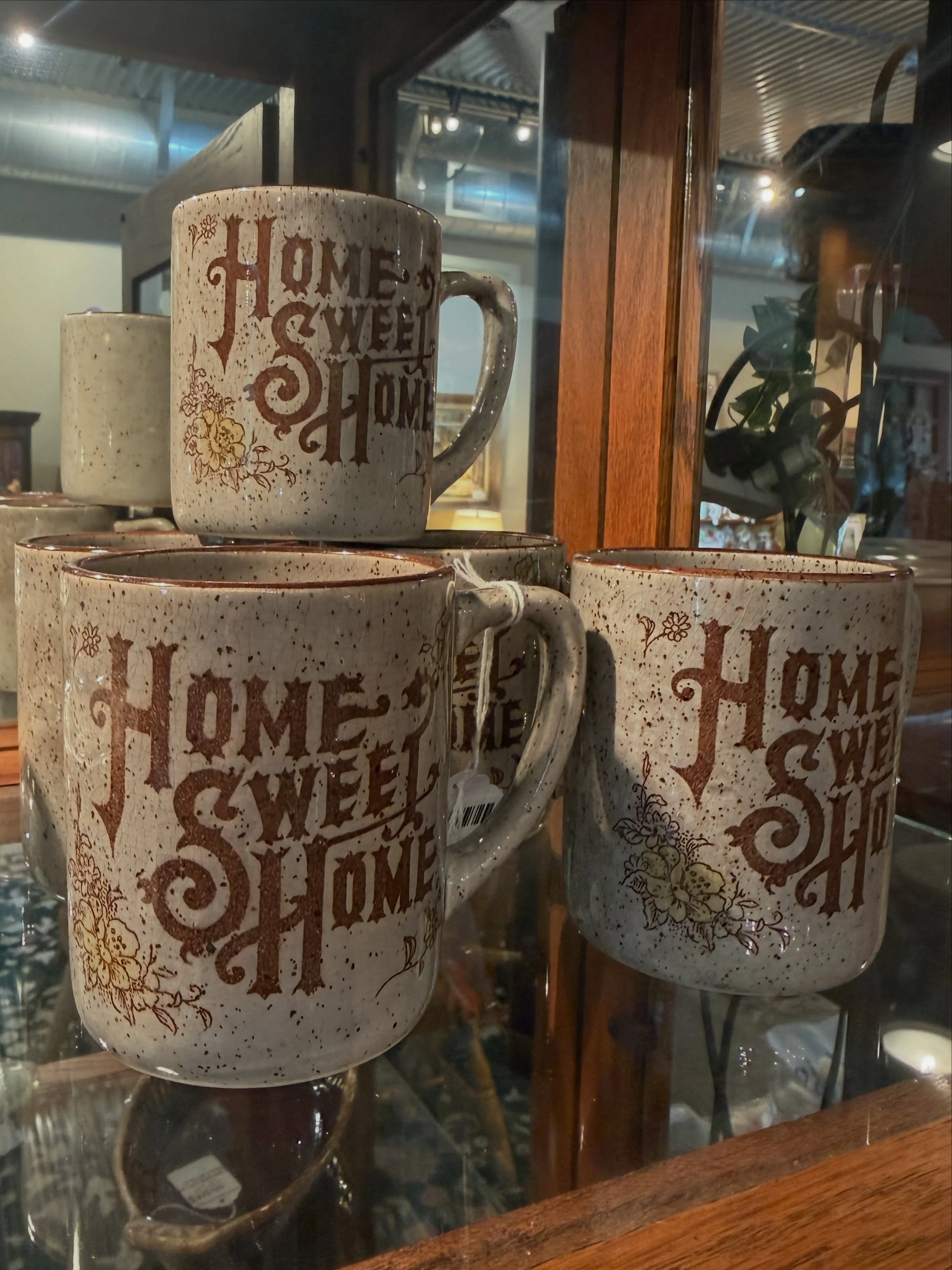 The furniture may catch your eye first, but don&rsquo;t skip the kitchen shelves. 👀

The Troy shop is filled with vintage pieces for baking, serving, displaying and simply making the kitchen feel more like home.

Shop local at:
Crossroads Estate Sal