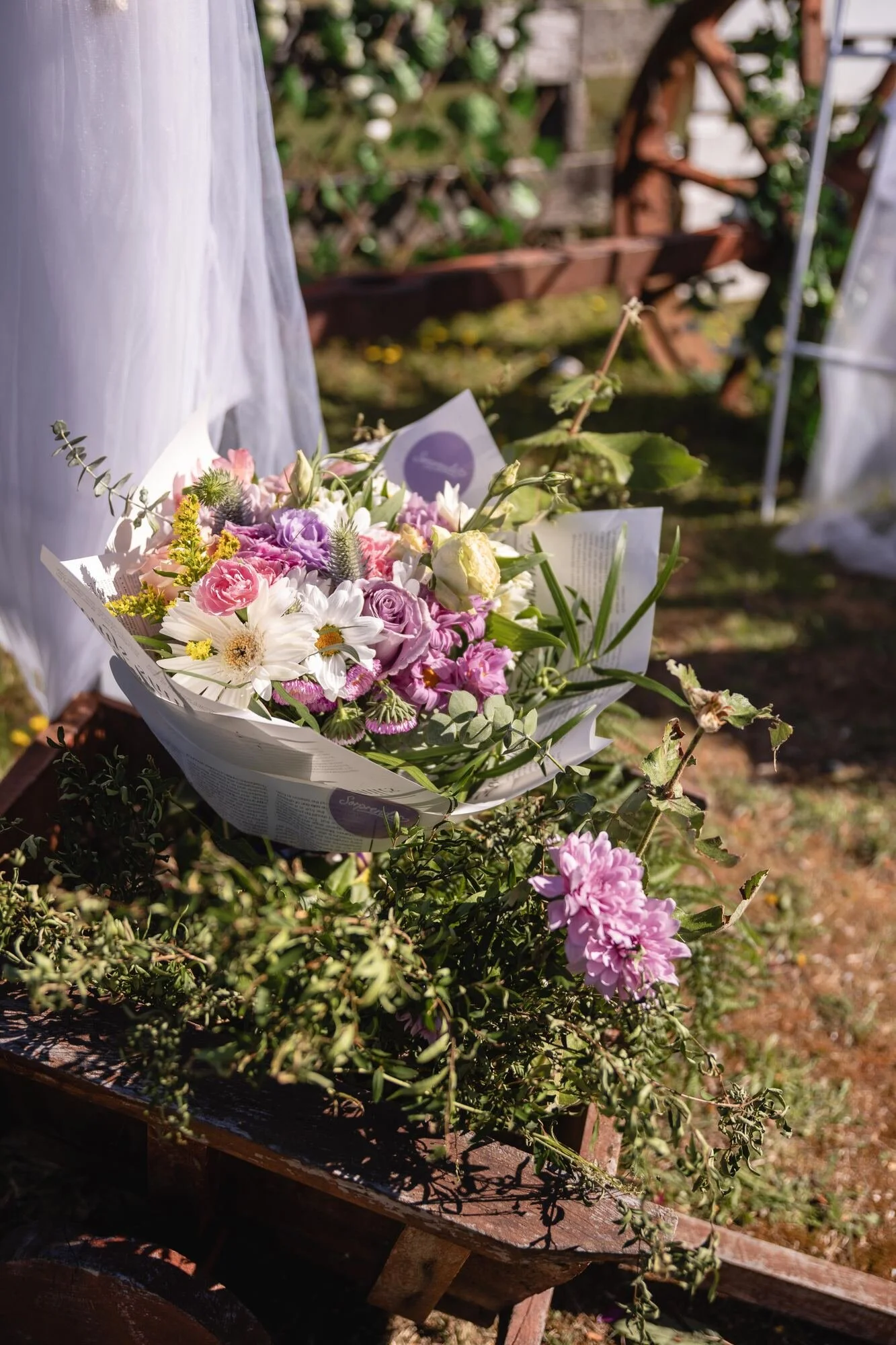 Ramo de flores usado en la decoración de la celebración en Dalcahue, Chiloé		