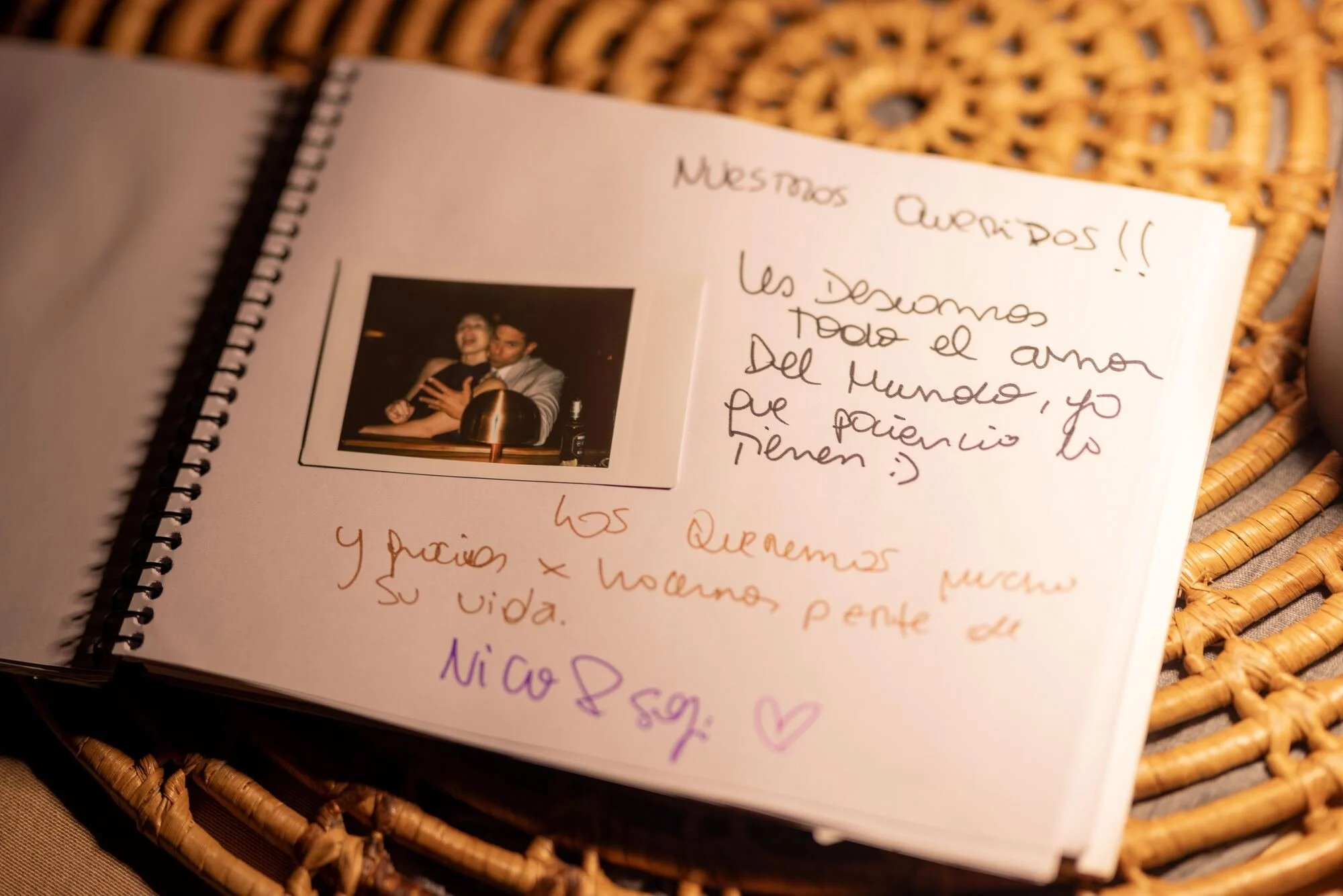 Mensajes escritos por los invitados en el libro de firmas, Refugia, Castro, Chiloé