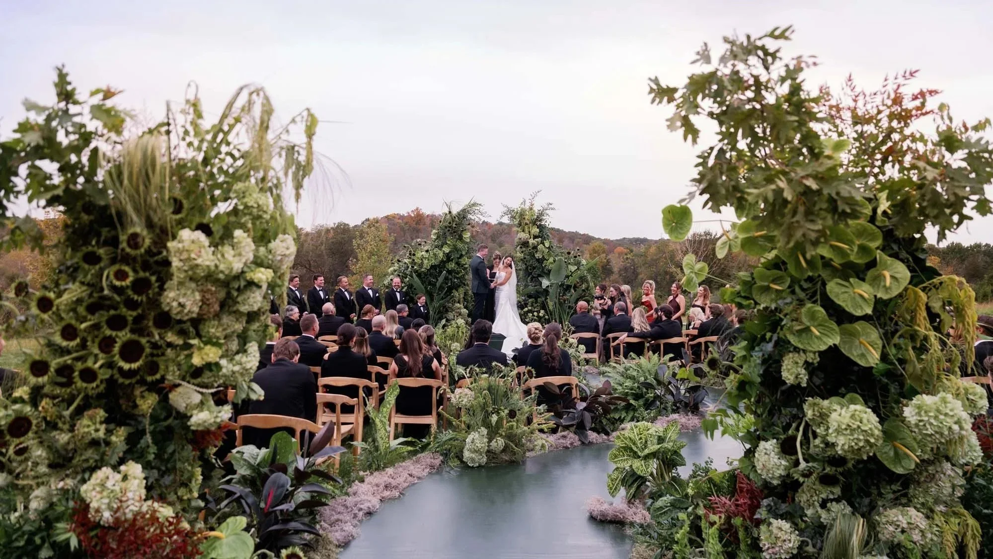 Westwind+Hills+St+Louis+Weddings+Missouri+-+Flowers+by+Edgar+Production+Floral+Design+and+Event+Production+3+%283%29.jpg