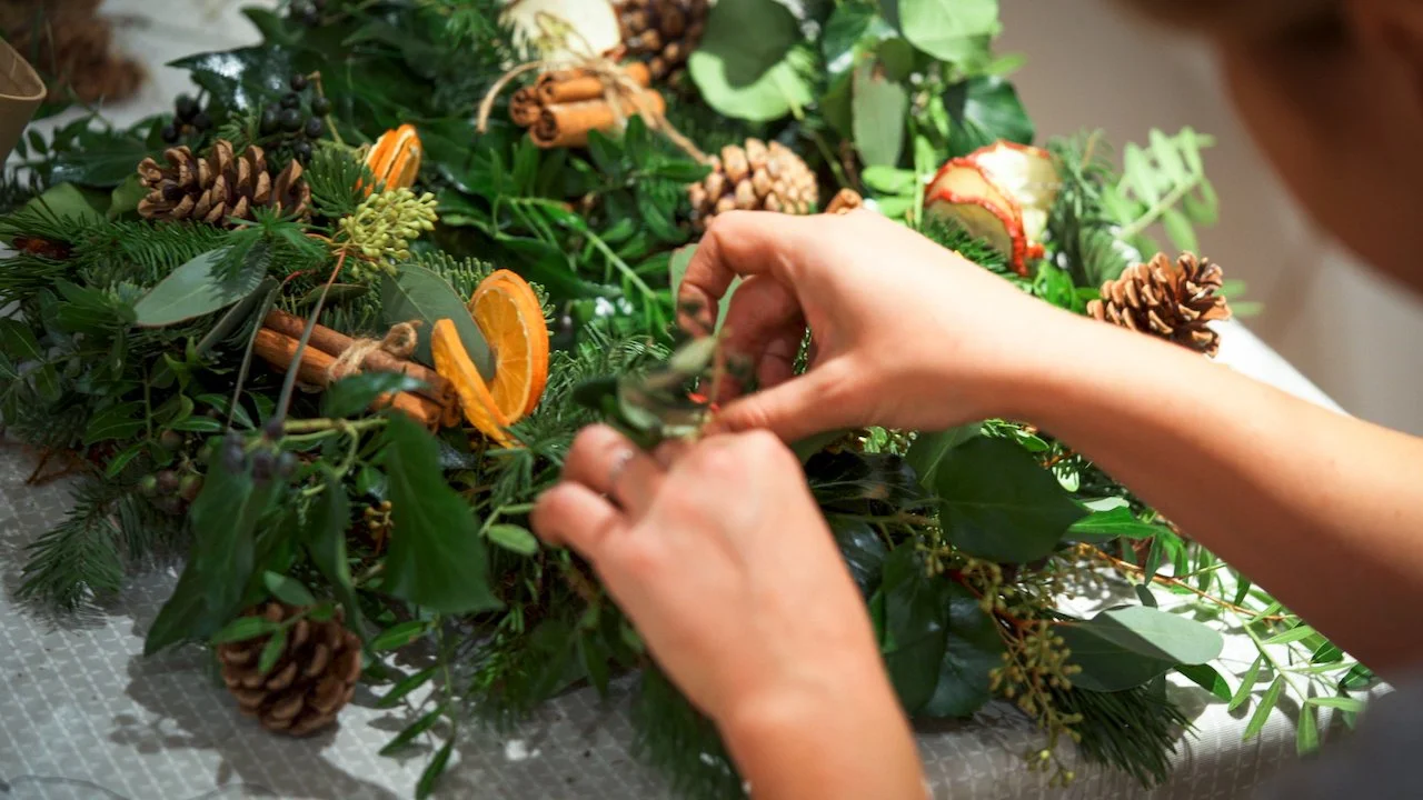 wreath making.jpg