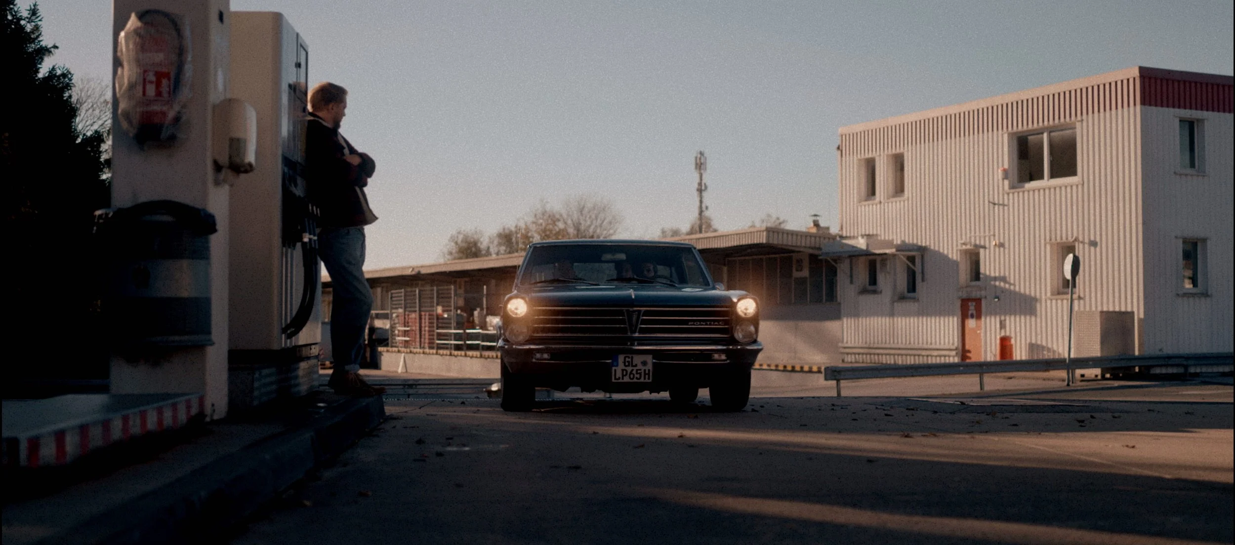 Carshot_Gasstation_K.jpg