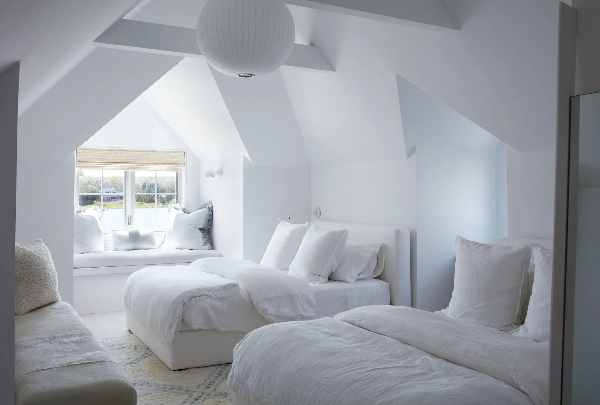 IP207_HC&G_Barsanti_SH_GirlBed_Hero.webp