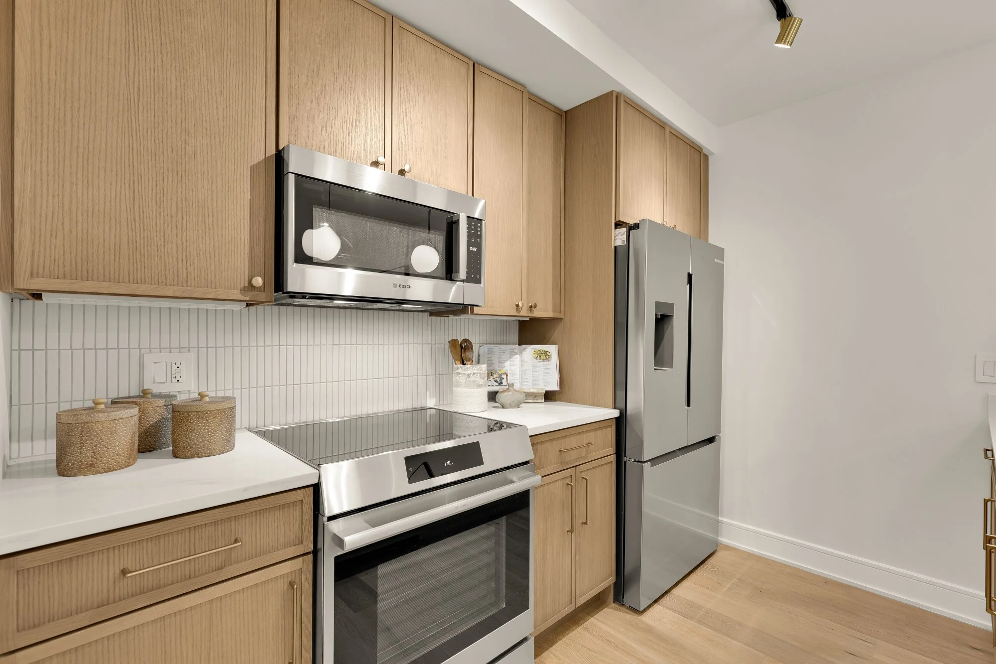 3319 12th St NE 2-0009.jpg